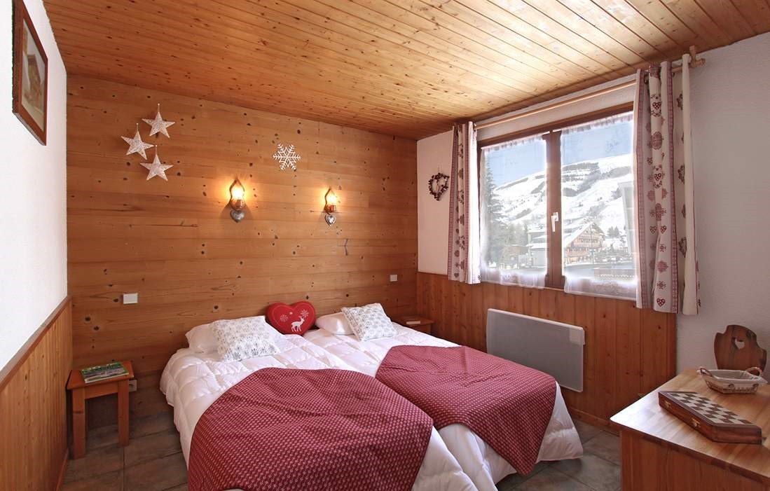 Les Deux Alpes Location Chalet Luxe Valenus Chambre 1