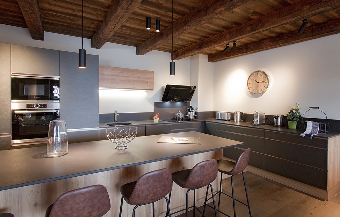 Les Deux Alpes Luxury Rental Chalet Wallomia Kitchen
