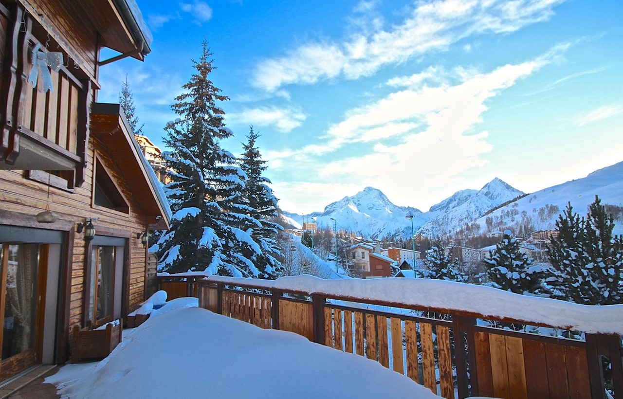 Les Deux Alpes Luxury Rental Chalet Wallomite Terrace