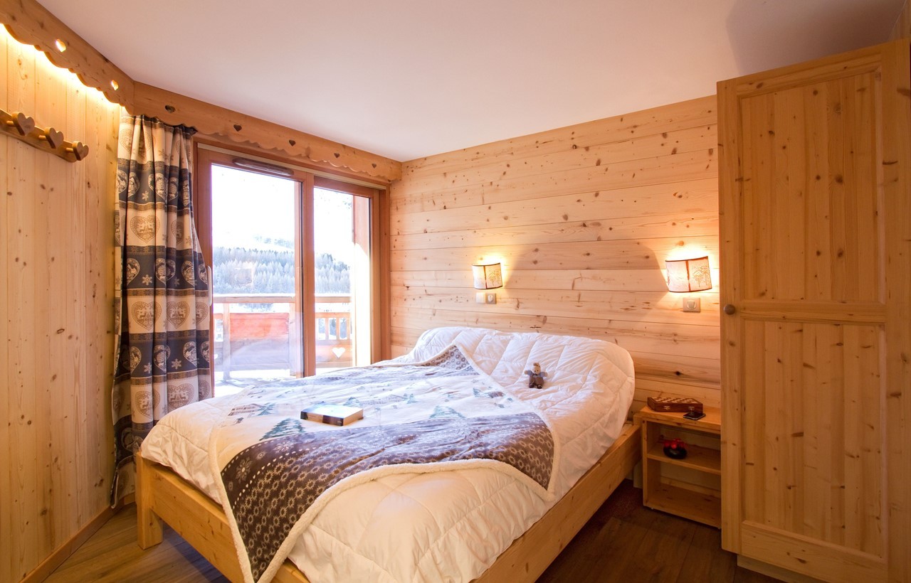  Les Deux Alpes Luxury Rental Chalet Wardite Room 1
