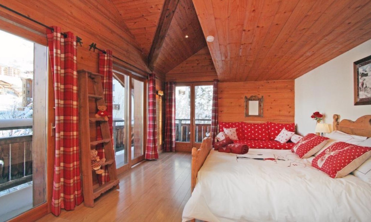 Les Deux Alpes Luxury Rental Chalet Wax Opal Chambre 7