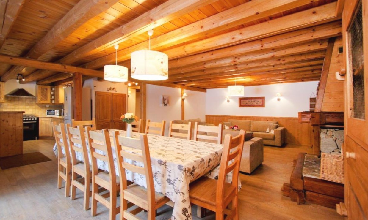 Les Deux Alpes Luxury Rental Chalet White Garnet Dining Room