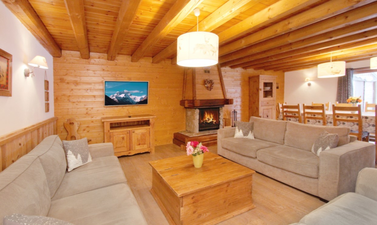 Les Deux Alpes Luxury Rental Chalet White Garnet Living Room 2