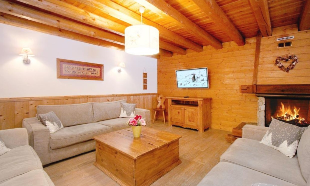 Les Deux Alpes Luxury Rental Chalet White Garnet Living Room