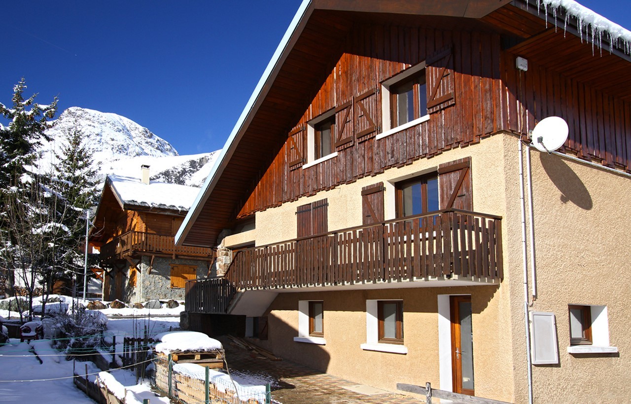 Les Deux Alpes Luxury Rental Chalet Wilsonite Frontage