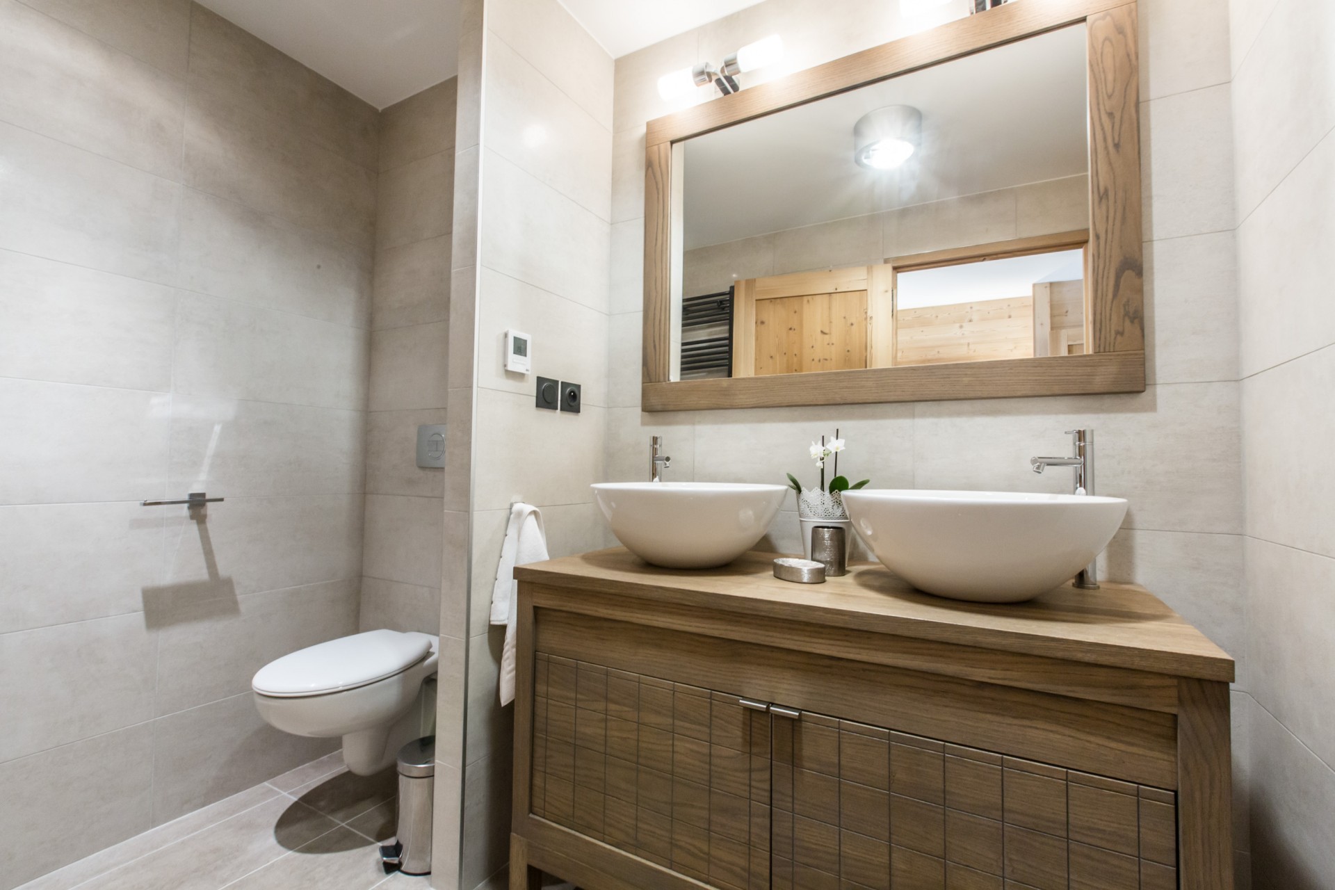 Les Gets Luxury Rental Chalet Ancelie Bathroom 2