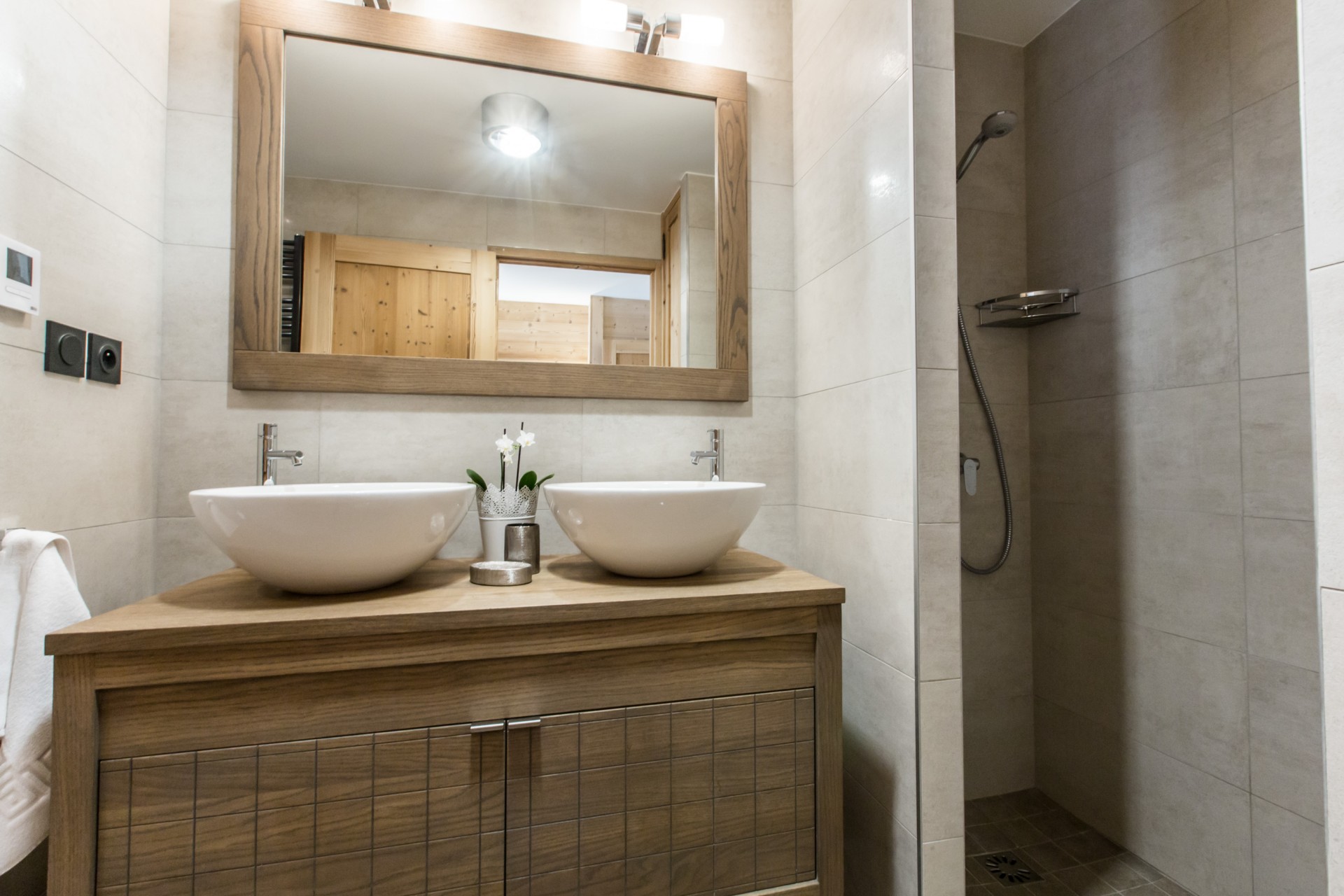 Les Gets Luxury Rental Chalet Ancelie Bathroom