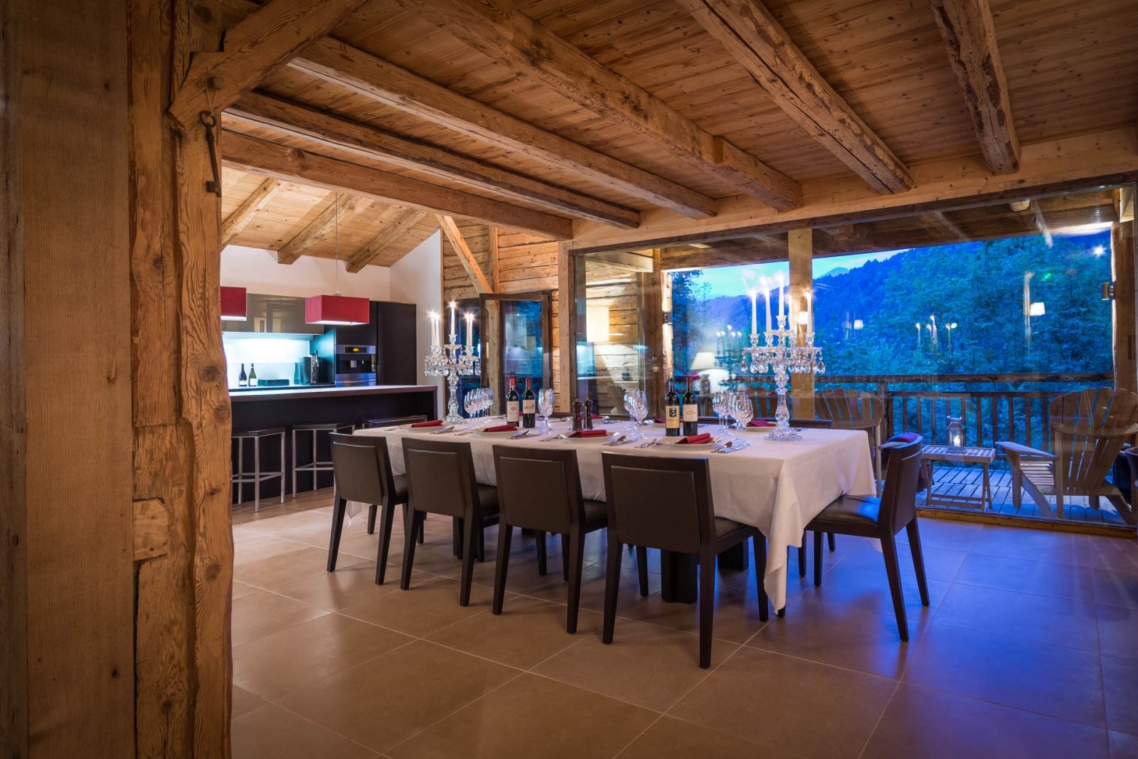 Les Gets Location Chalet Luxe Geigerite Table A Manger