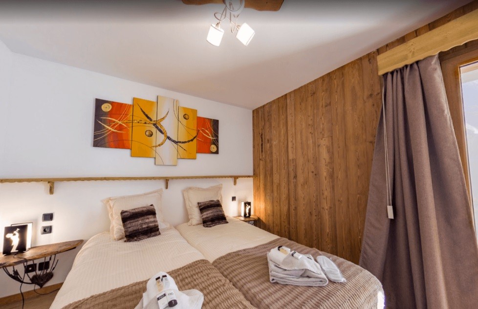 Les Menuires Luxury Rental Chalet Lalinaire Bedroom