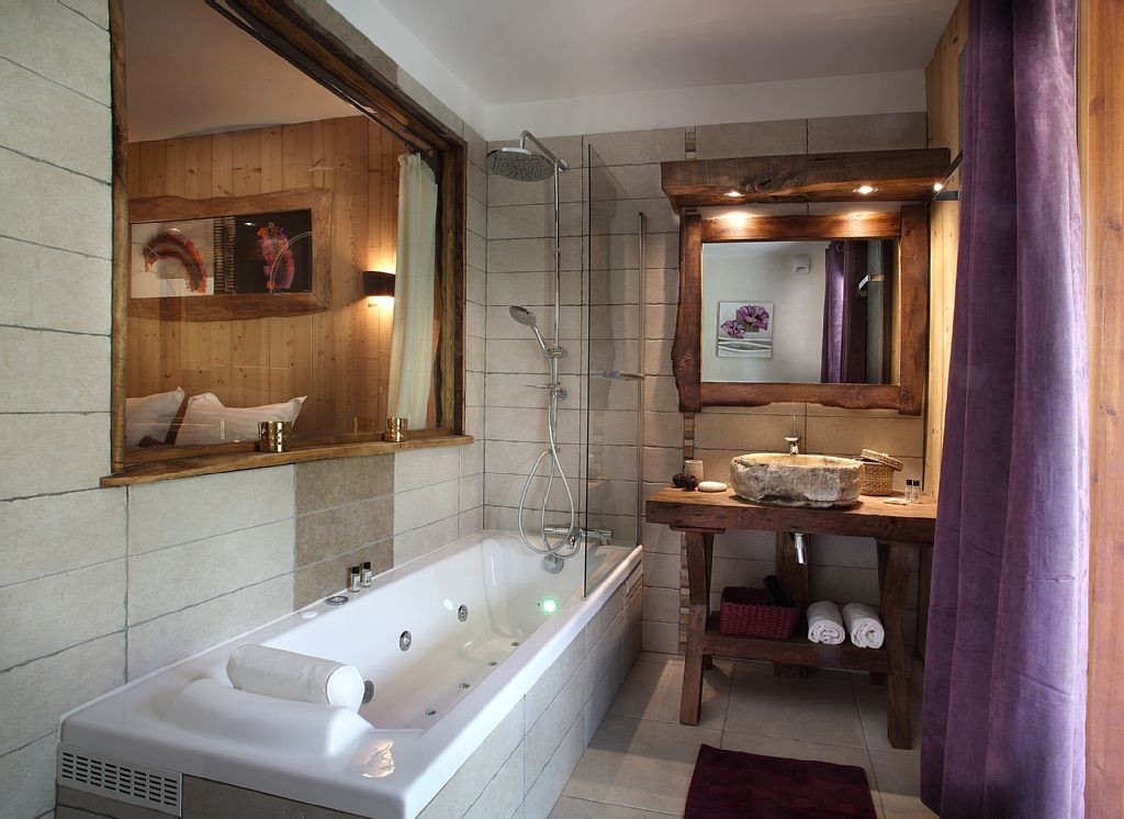 Les Menuires Luxury Rental Chalet Lanigrette Bathroom 2