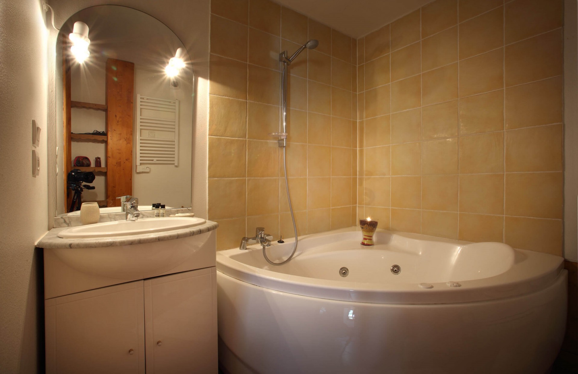 Les Menuires Luxury Rental Chalet Lautite Bathroom