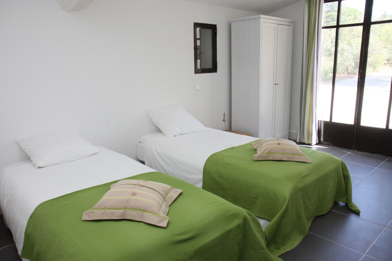 Luberon Luxury Rental Villa Lime Outdoor Bedroom 2