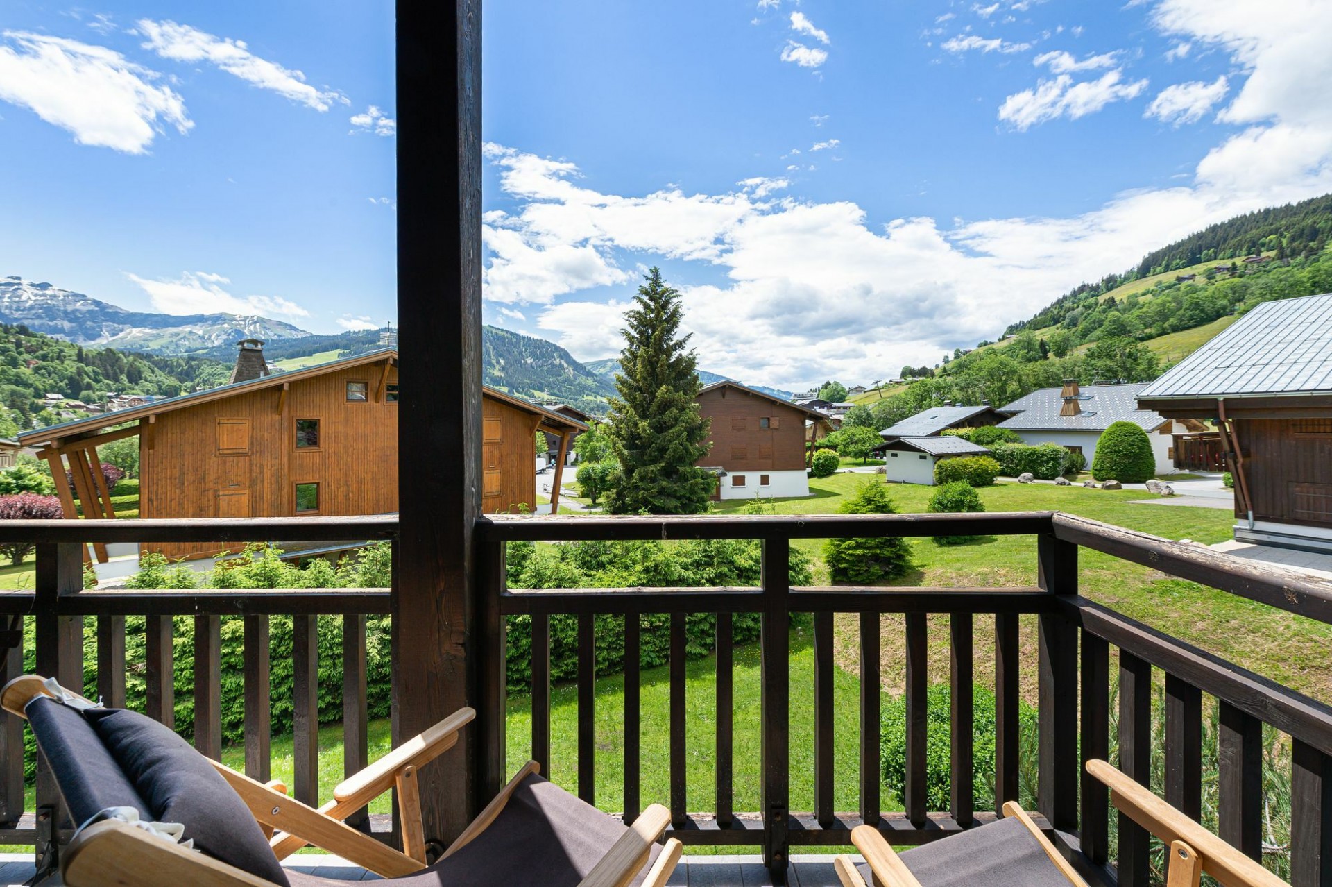 Megève Luxury Rental Appartment Cabrute Balcony