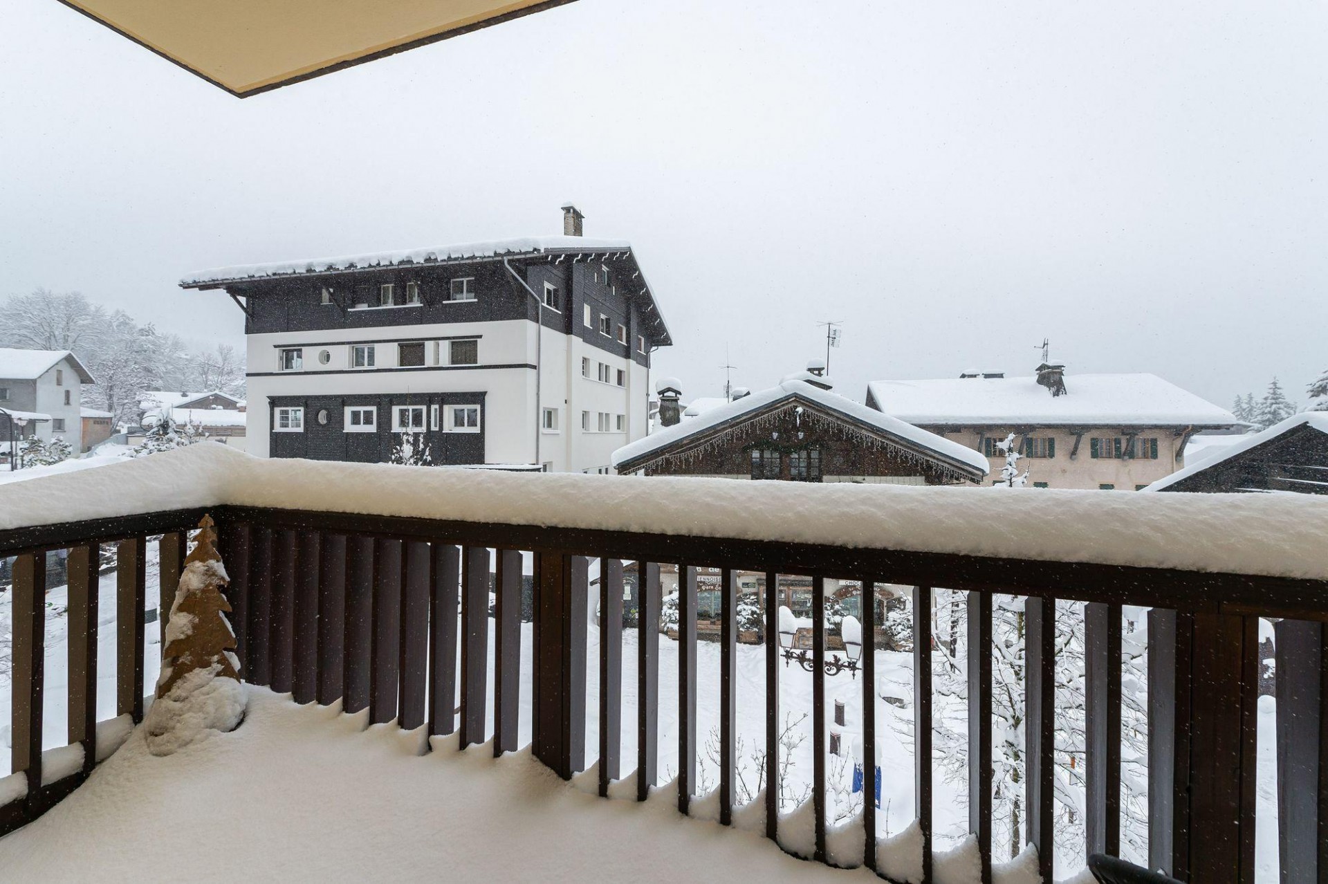 Megève Location Appartement Luxe Cajoto Balcon