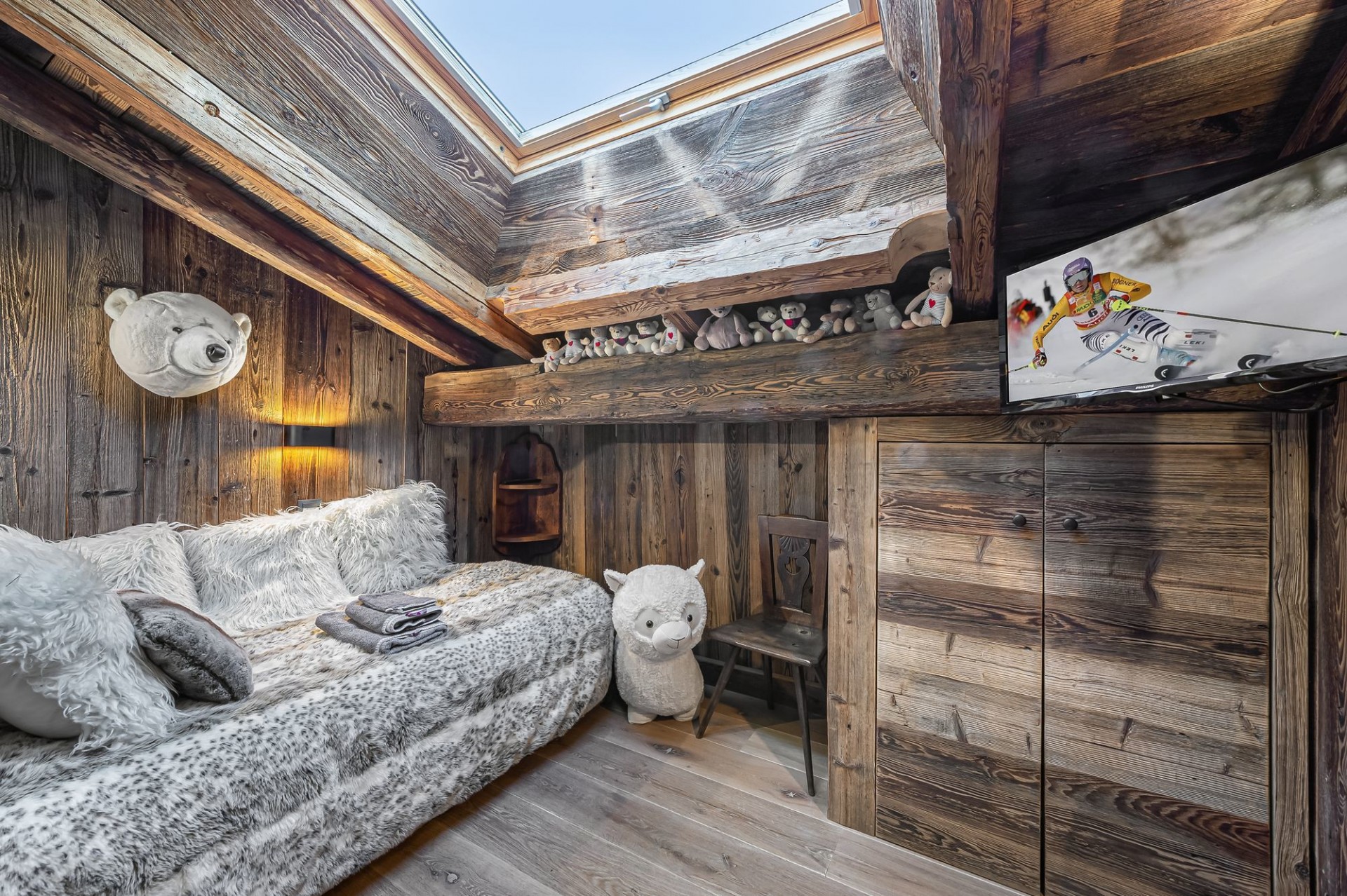 Megève Luxury Rental Chalet Cajuelite Bedroom 6