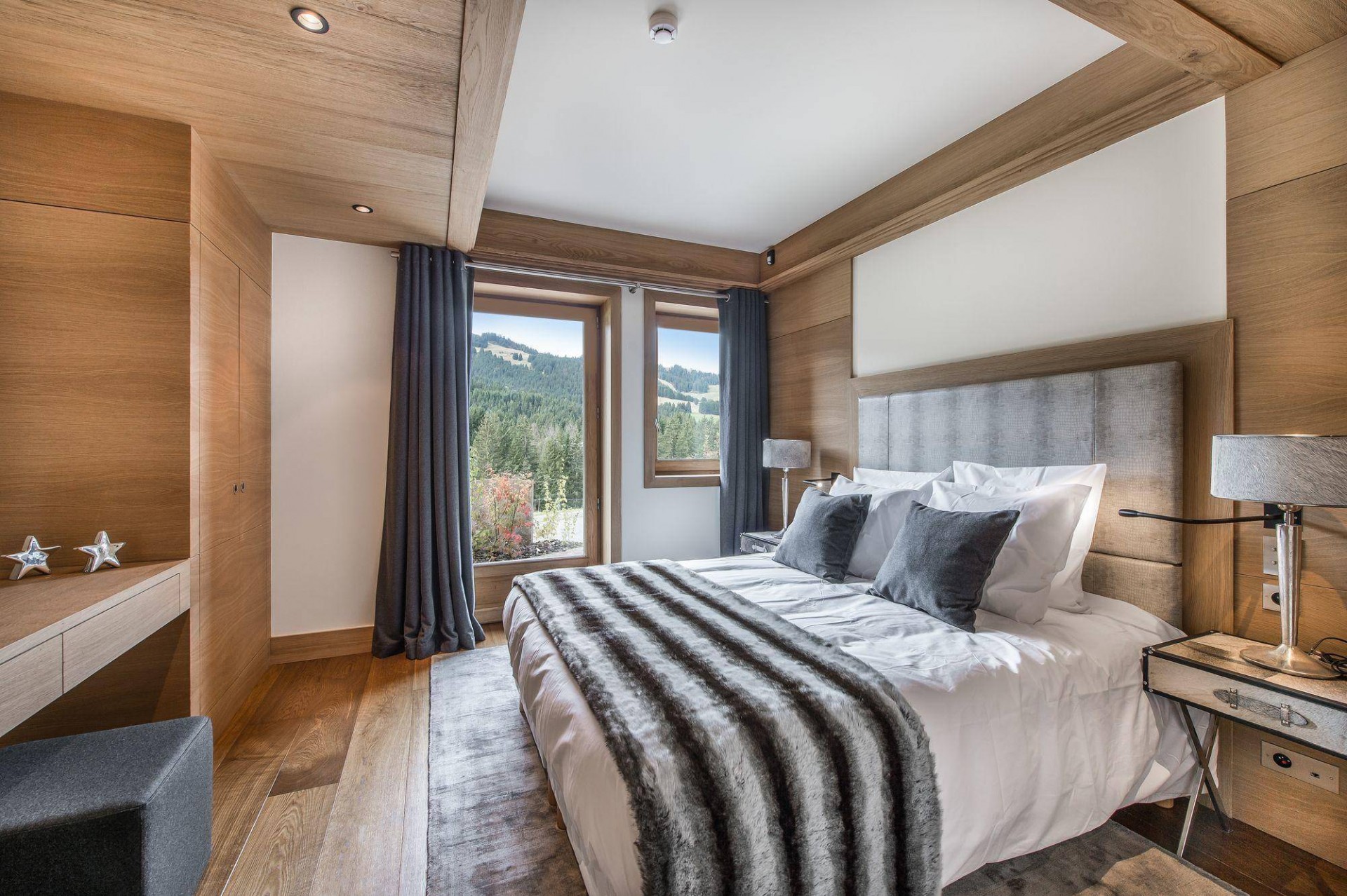 Megève Luxury Rental Chalet Miki Blue Bedroom 8