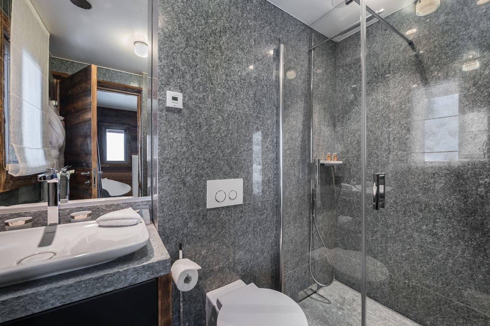 Megève Luxury Rental Chalet Sesanite Bathroom 3