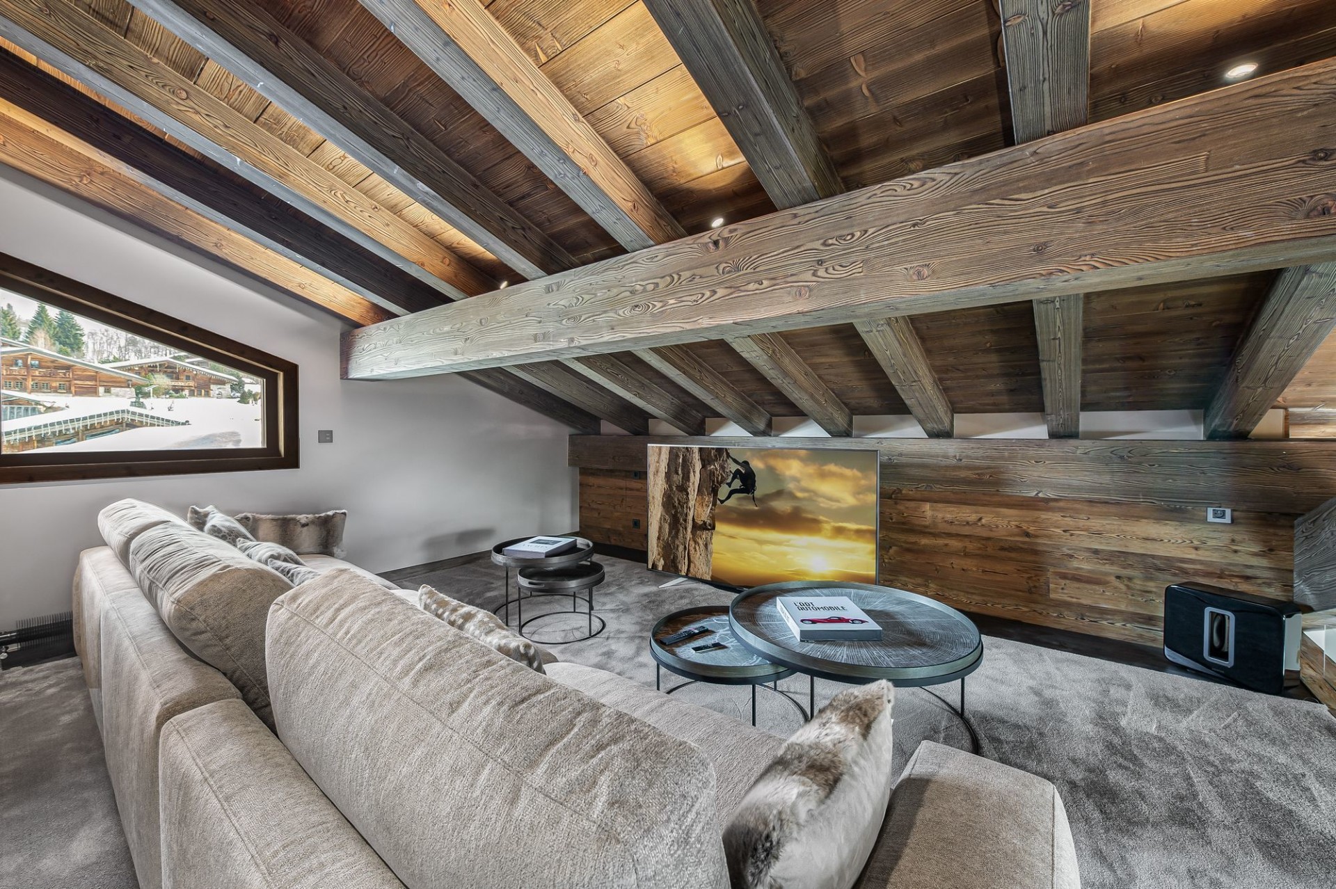 Megève Luxury Rental Chalet Sesanity Tv Room