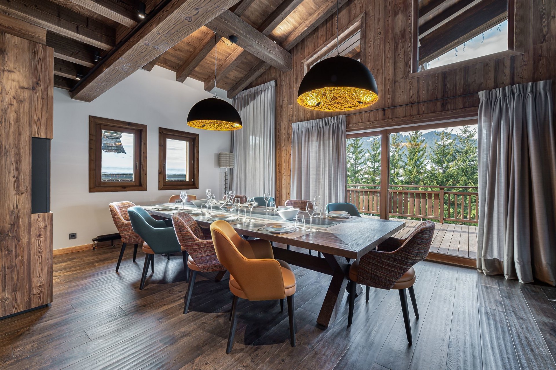 Megève Luxury Rental Chalet Sesanity Dining Area