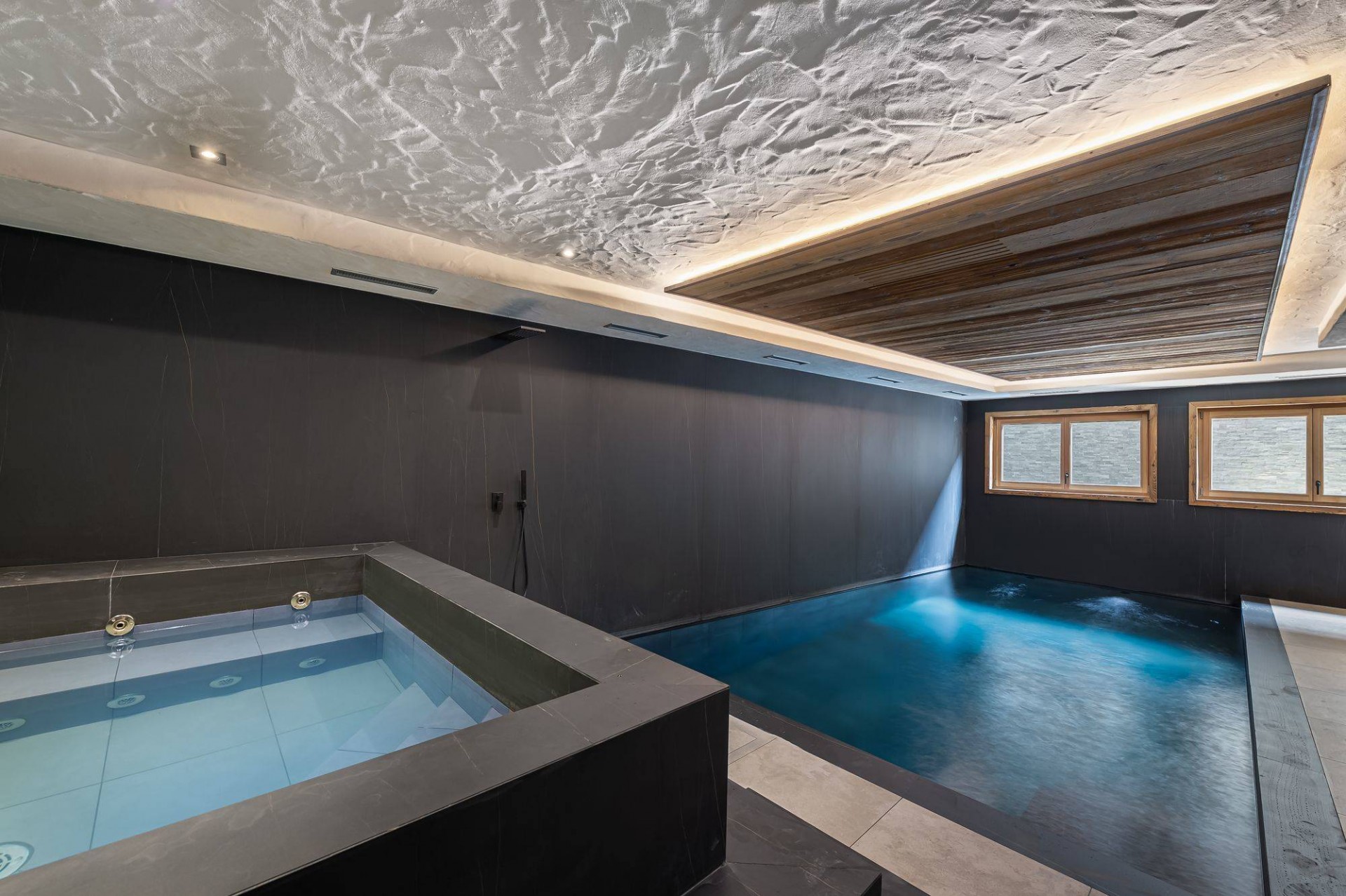 Megève Luxury Rental Chalet Taxodoge Pool