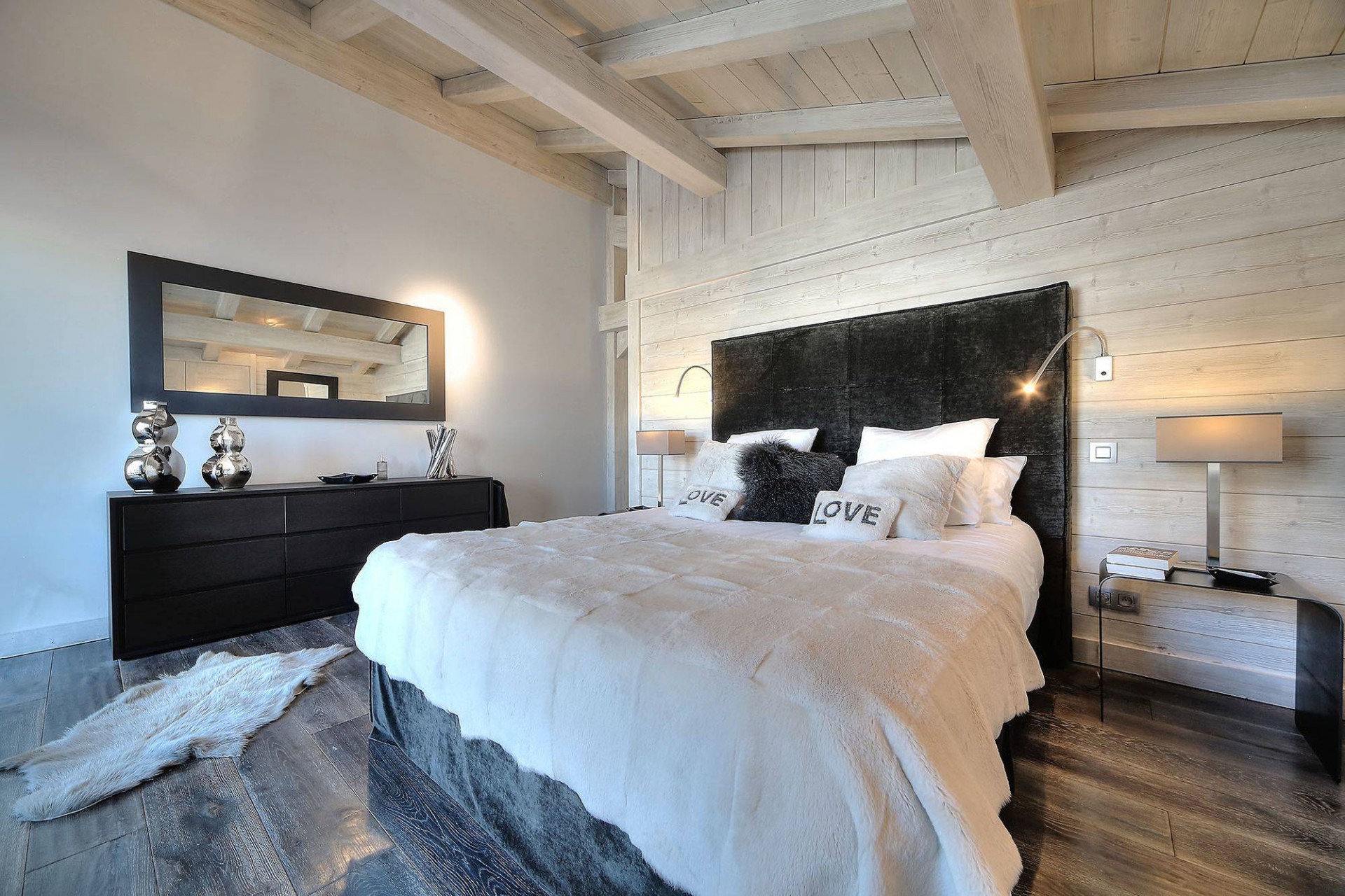 Megève Luxury Rental Chalet Telizite  Bedroom