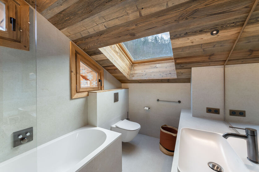 Meribel Location Appartement Luxe Noaliu Baignoire 