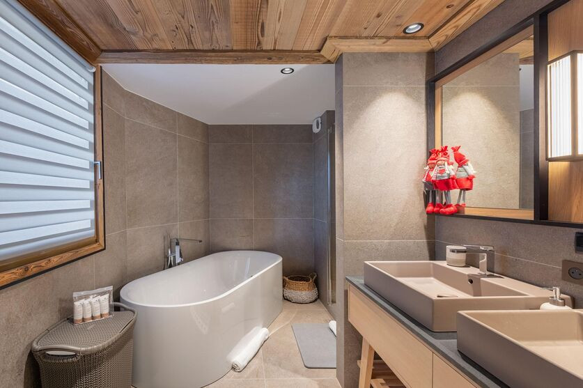 Meribel Location Appartement Luxe Noalu Baignoire 