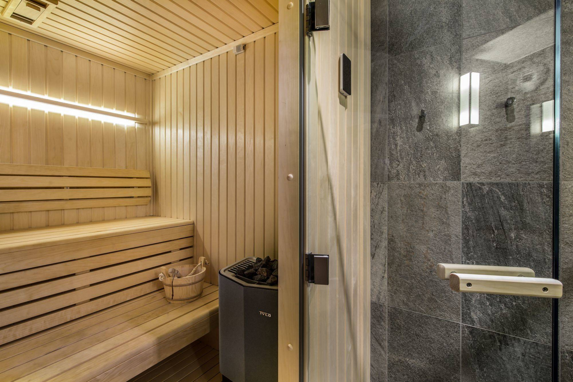 Méribel Location Appartement Luxe Nuilite Sauna