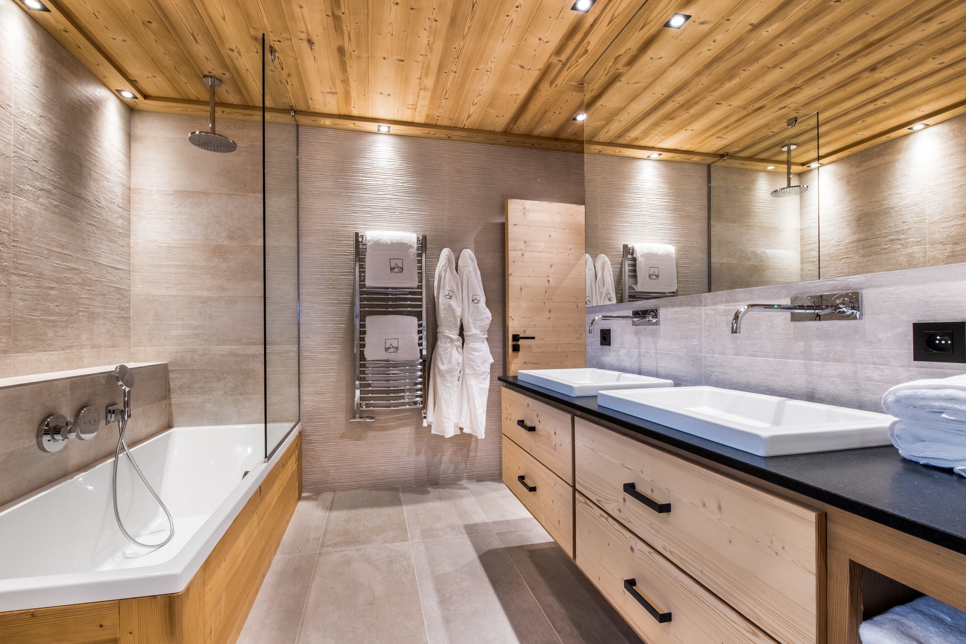 Méribel Luxury Rental Chalet Nuolora Bathroom