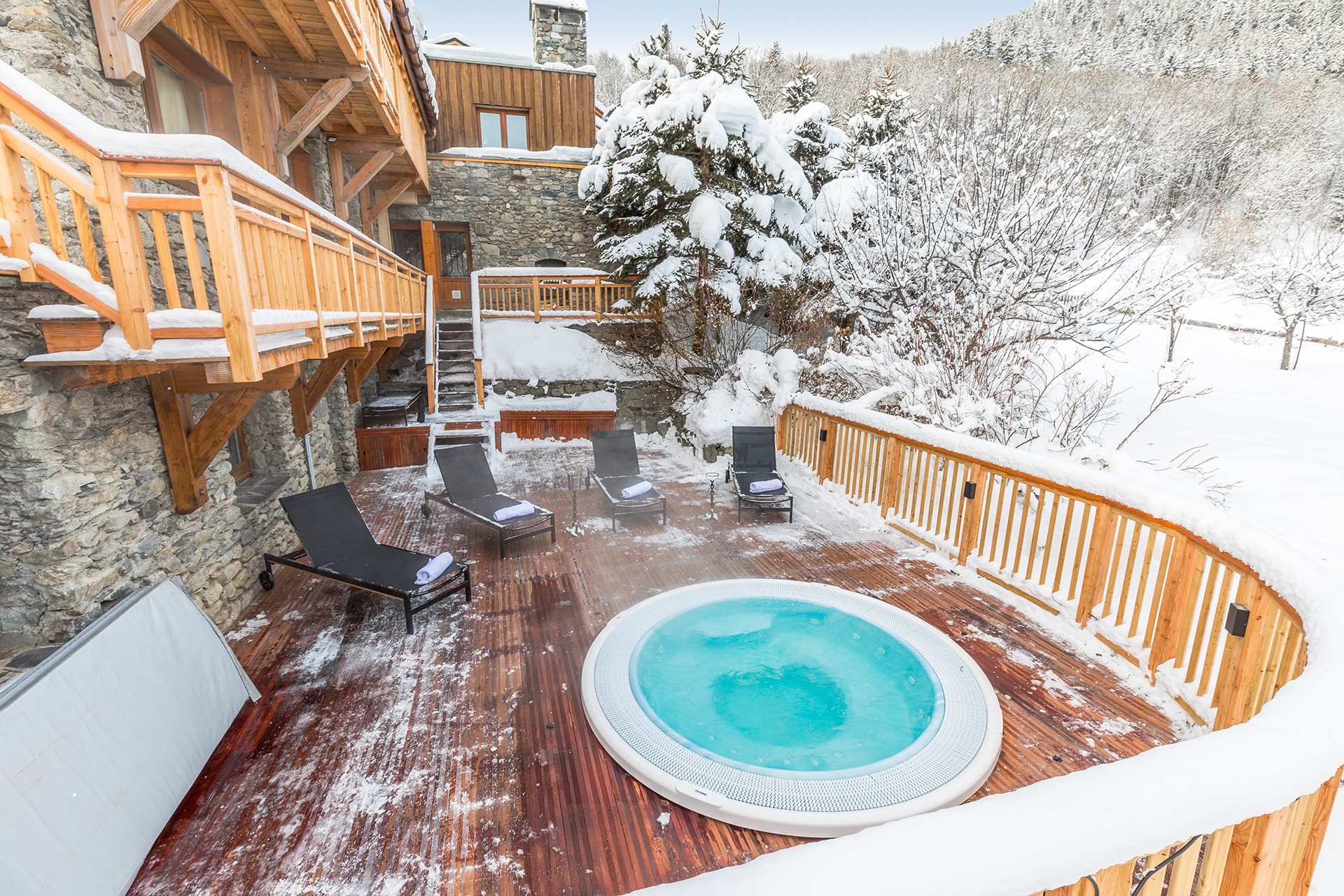 Méribel Luxury Rental Chalet Ulumite Jacuzzi 2