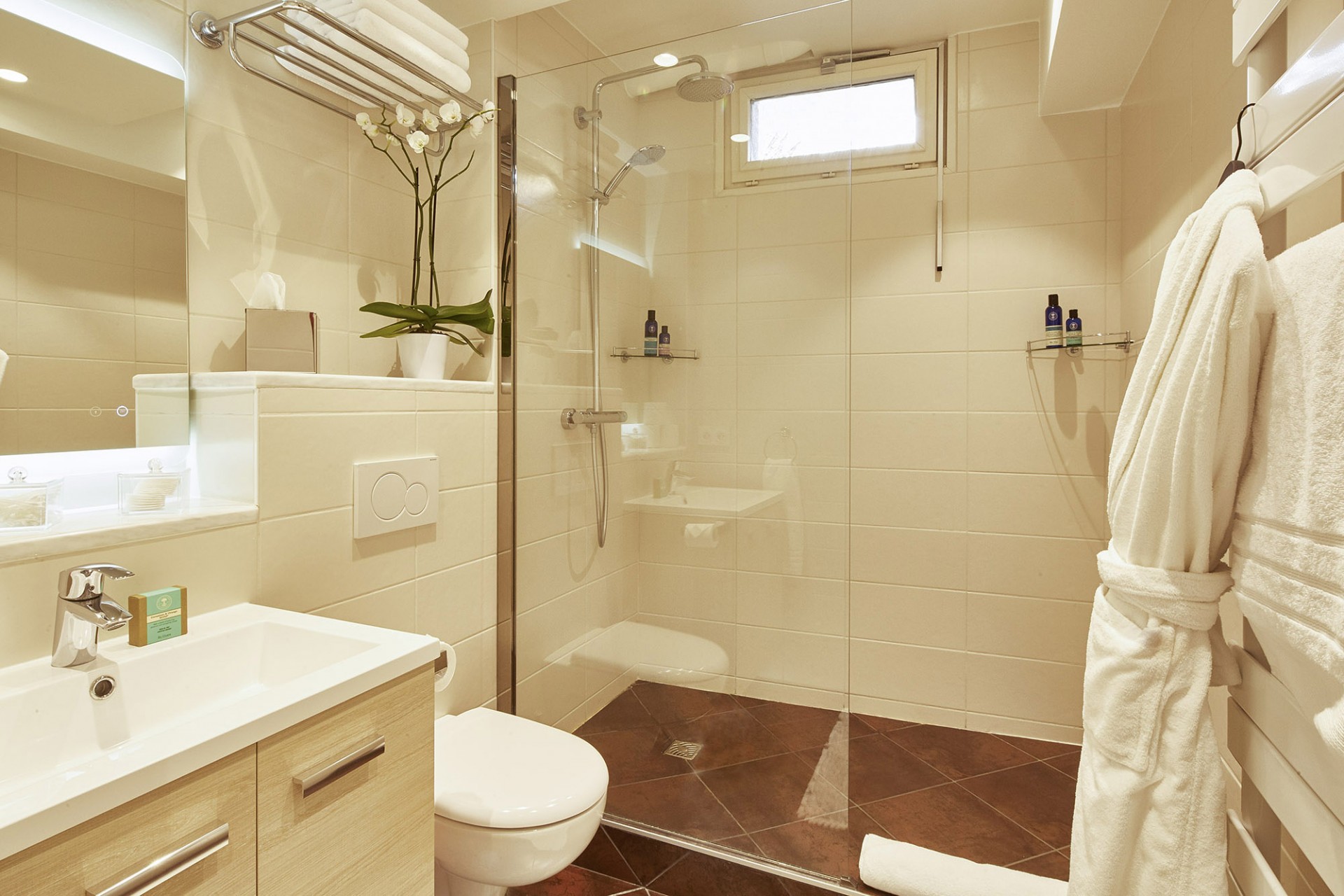 Méribel Luxury Rental Chalet Ulumite Shower Room 2