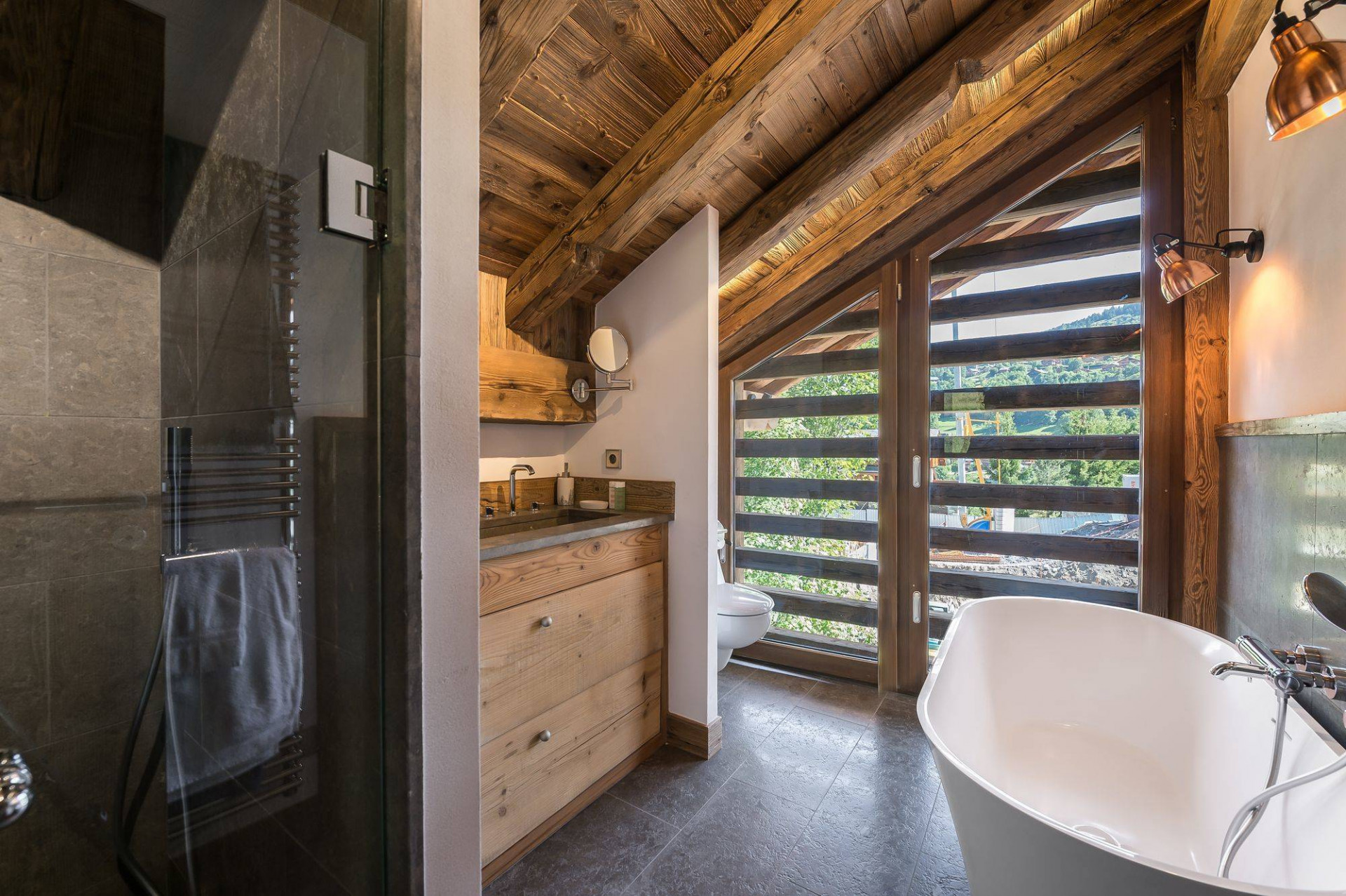 Méribel Location Chalet Luxe Yanissa Baignoire 