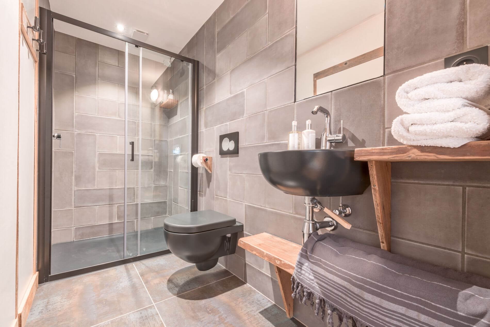 Morzine Luxury Rental Chalet Merlinte Shower Room 2
