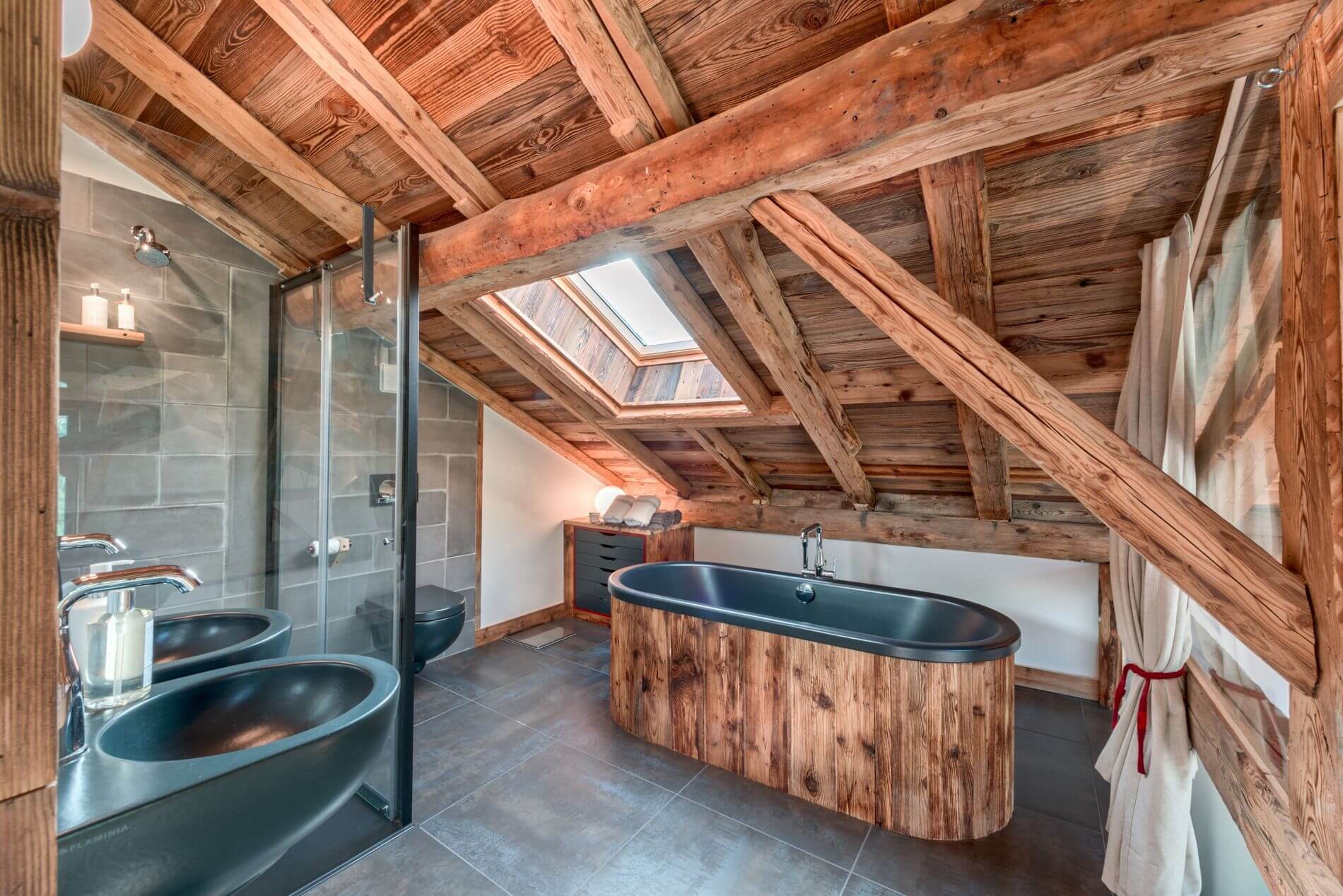 Morzine Luxury Rental Chalet Merliu Bathroom 2