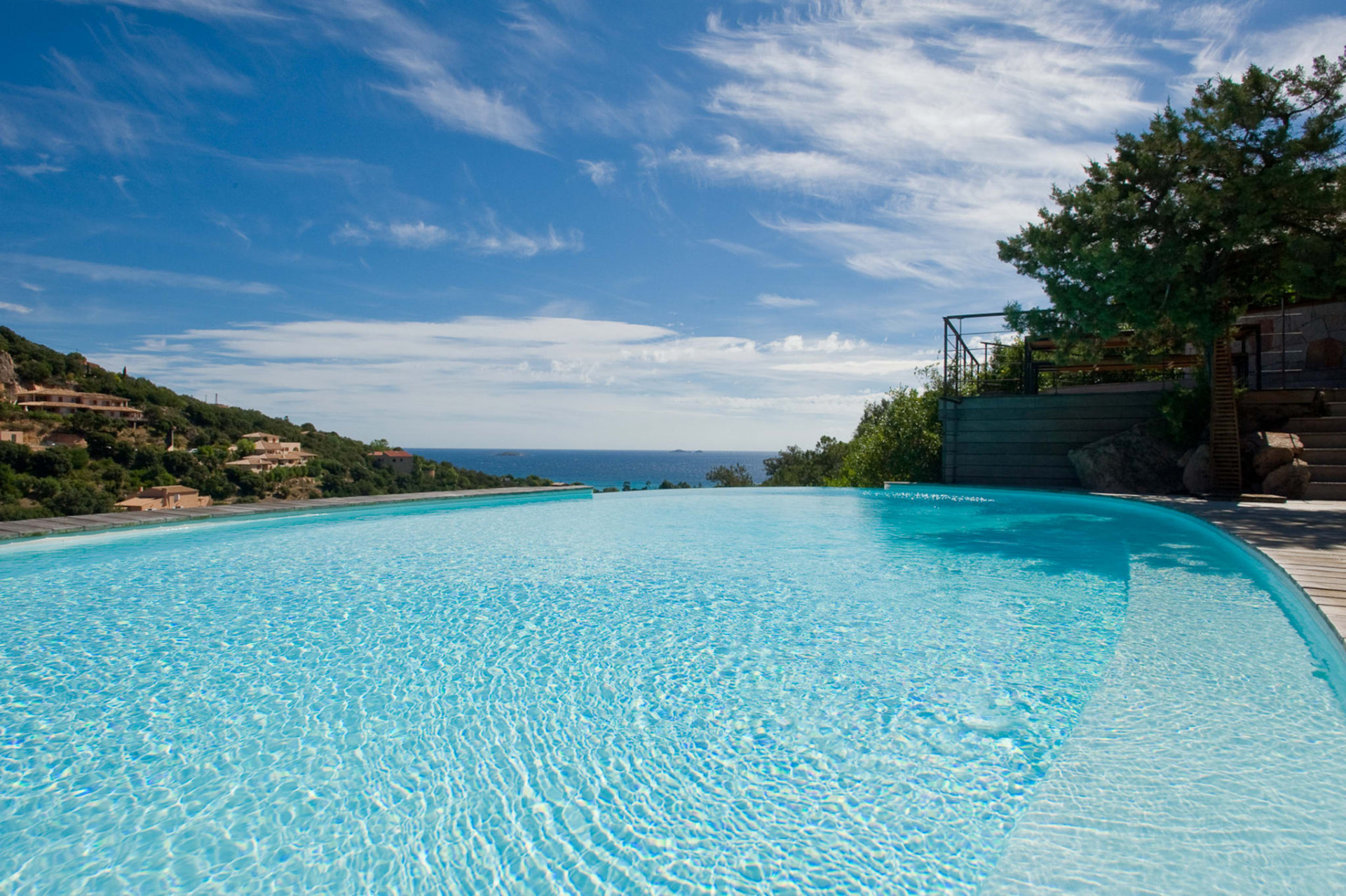 porto-vecchio-location-villa-luxe-poivrier