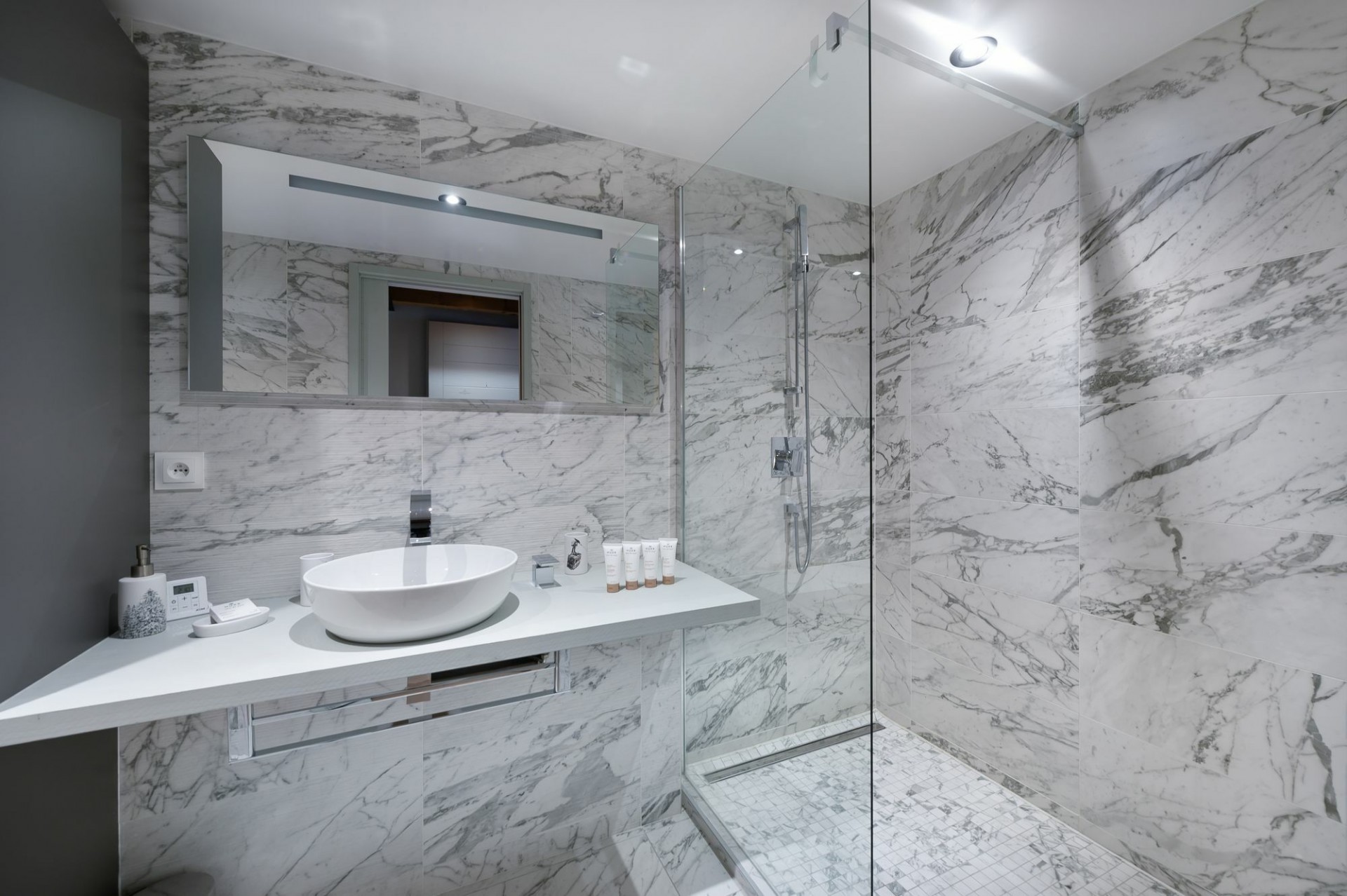 Saint Martin Belleville Luxury Rental Chalet Ipalou Shower Room 2