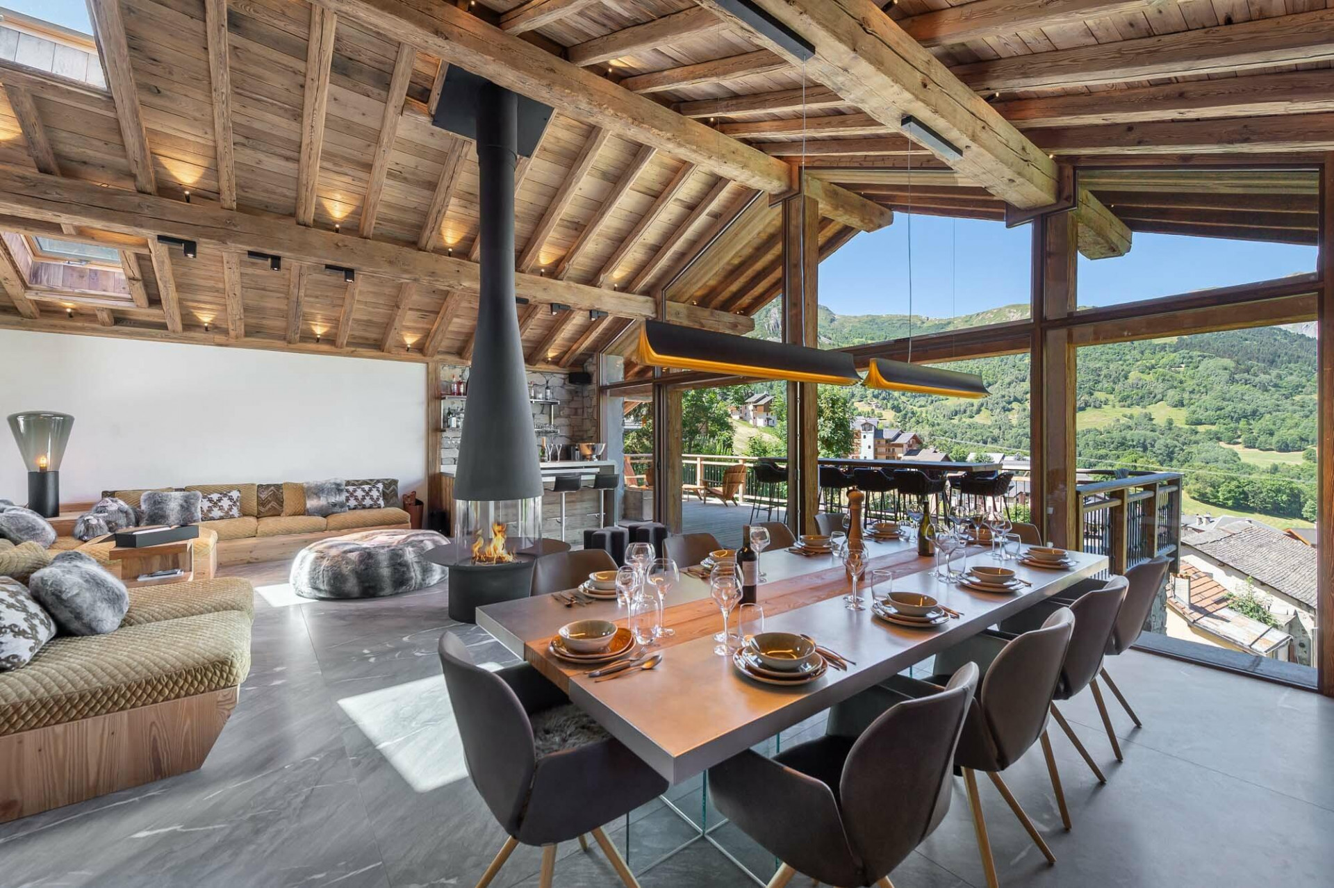 Saint Martin De Belleville Location Chalet Luxe Ipalaz Salle A Manger 2