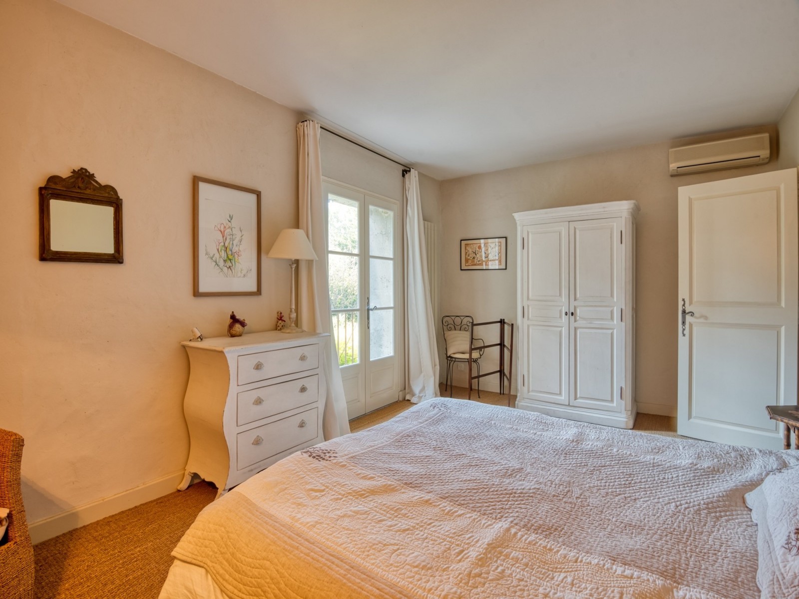 Saint Rémy De Provence Luxury Rental Villa Mahilia Bedroom 3
