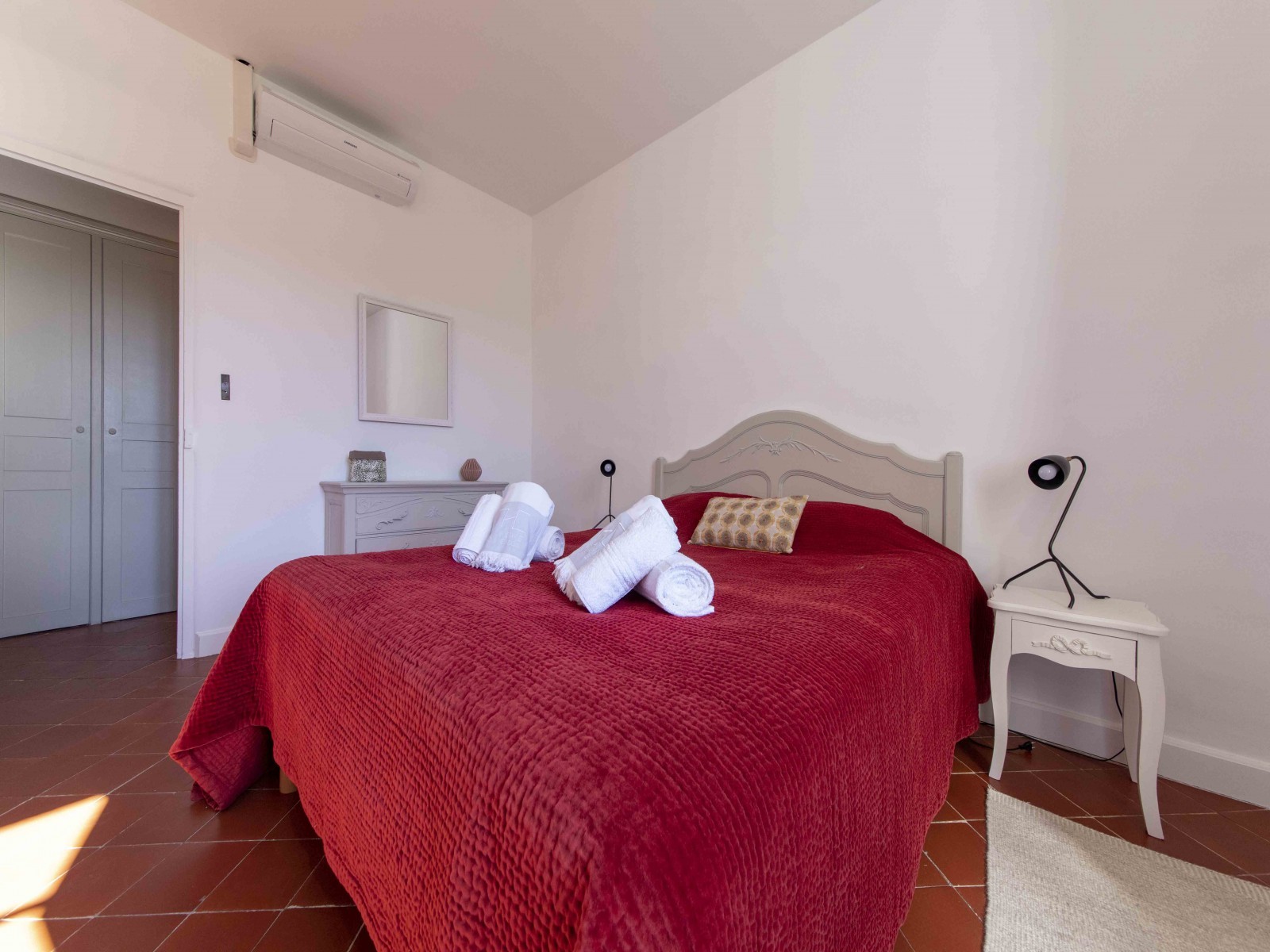 Saint Rémy De Provence Luxury Rental Villa Maho Bedroom