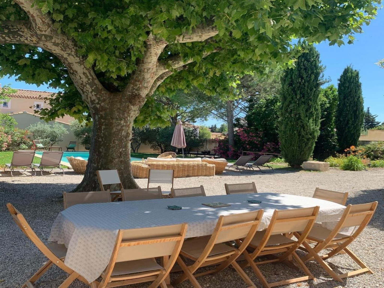 Saint Rémy De Provence Location Villa Luxe Maladavite Table Extérieure