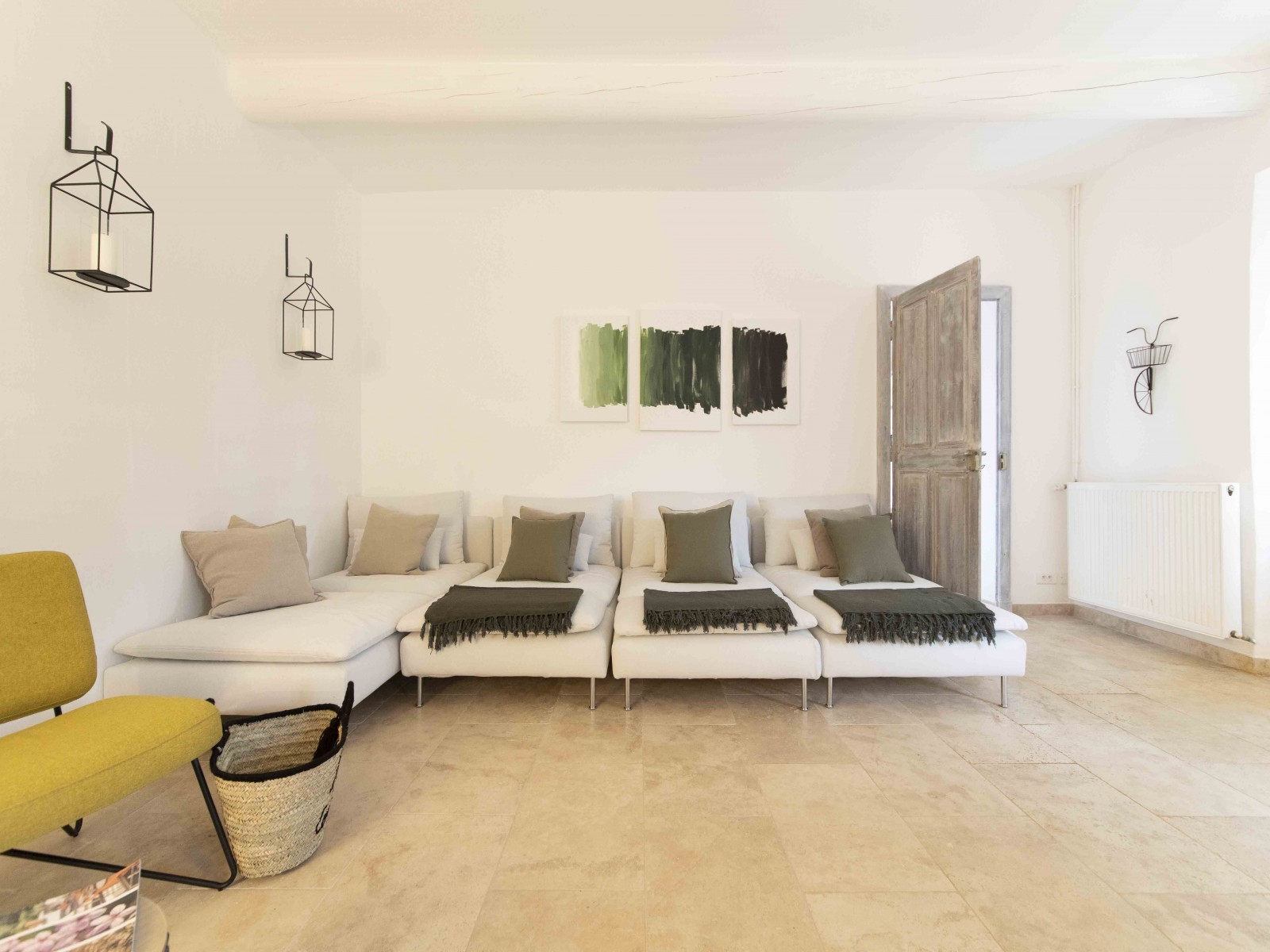 Saint Rémy De Provence Luxury Rental Villa Mercasite Living Room 2
