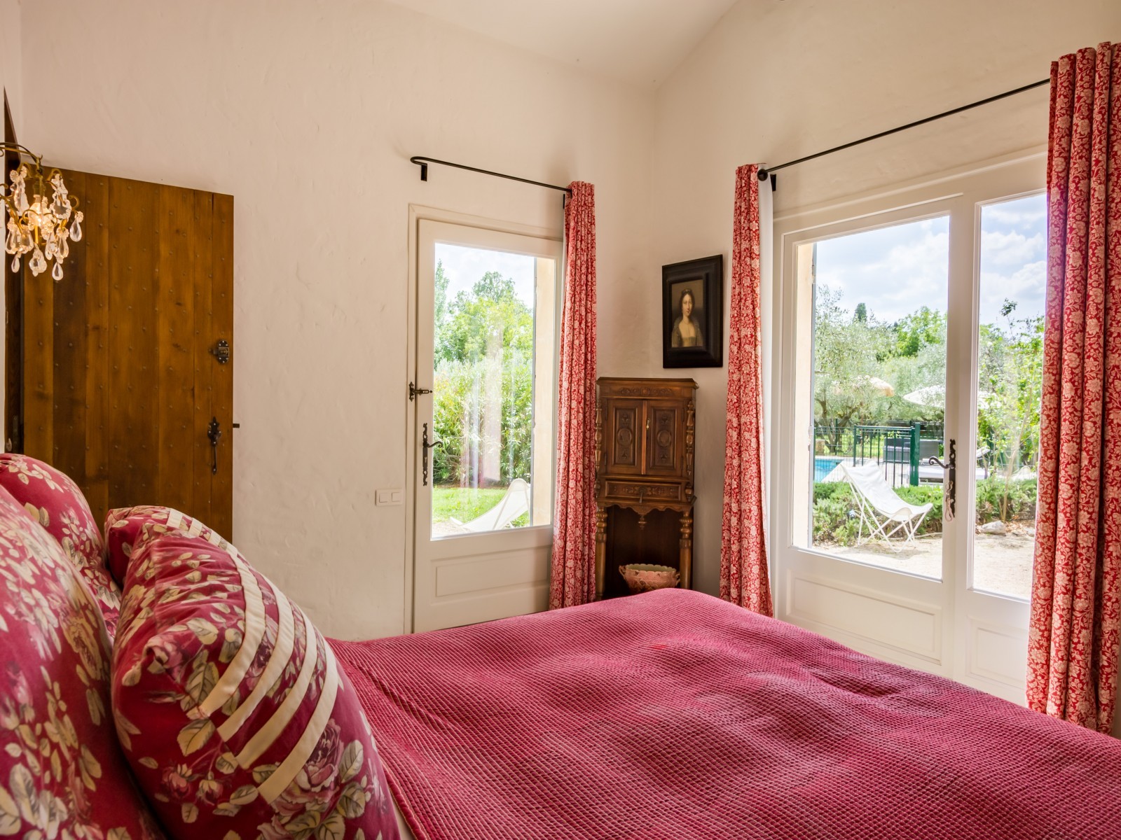 Saint Rémy De Provence Luxury Rental Villa Micavite Bedroom 2