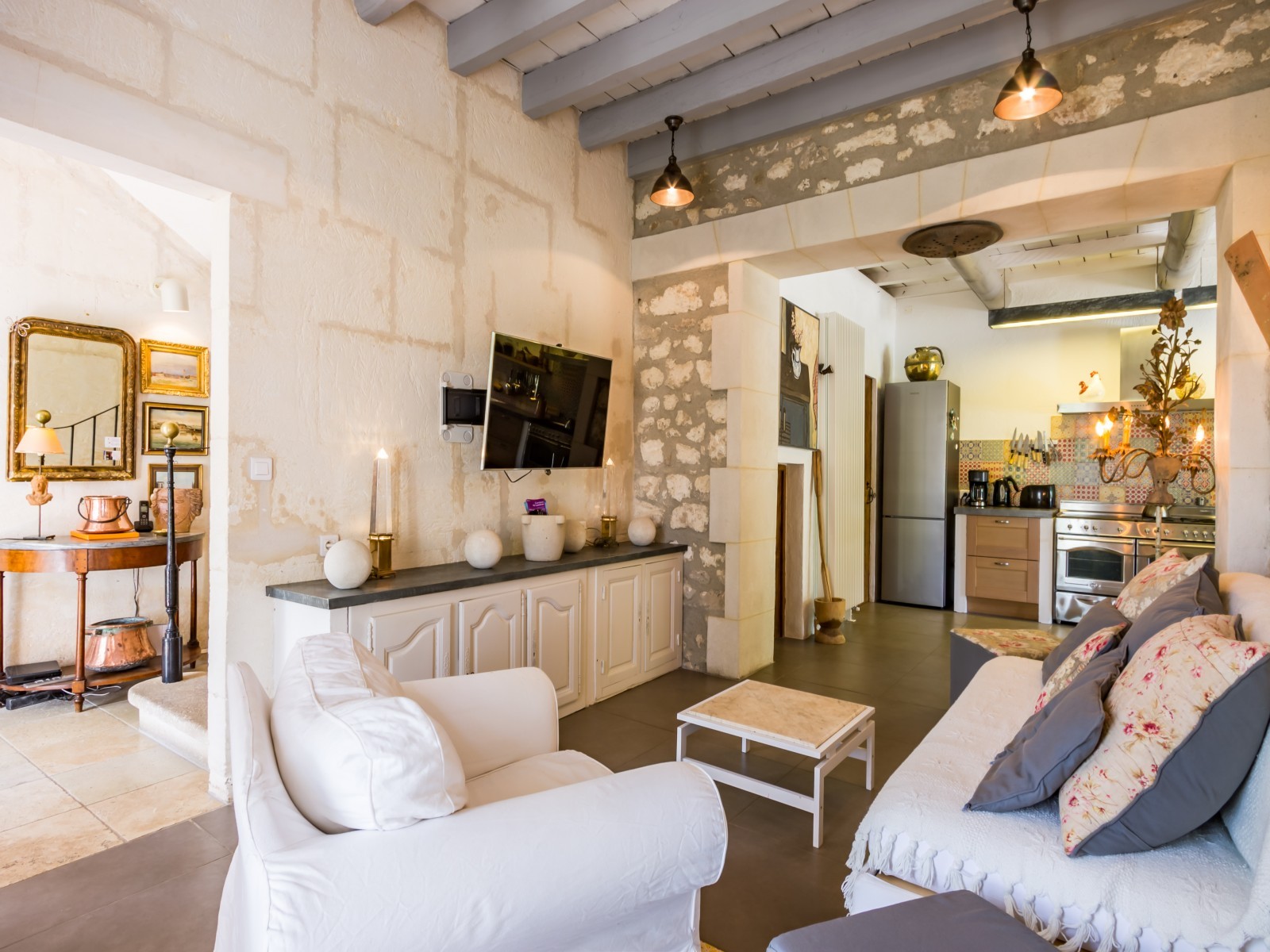 Saint Rémy De Provence Luxury Rental Villa Micavite Living Room 4
