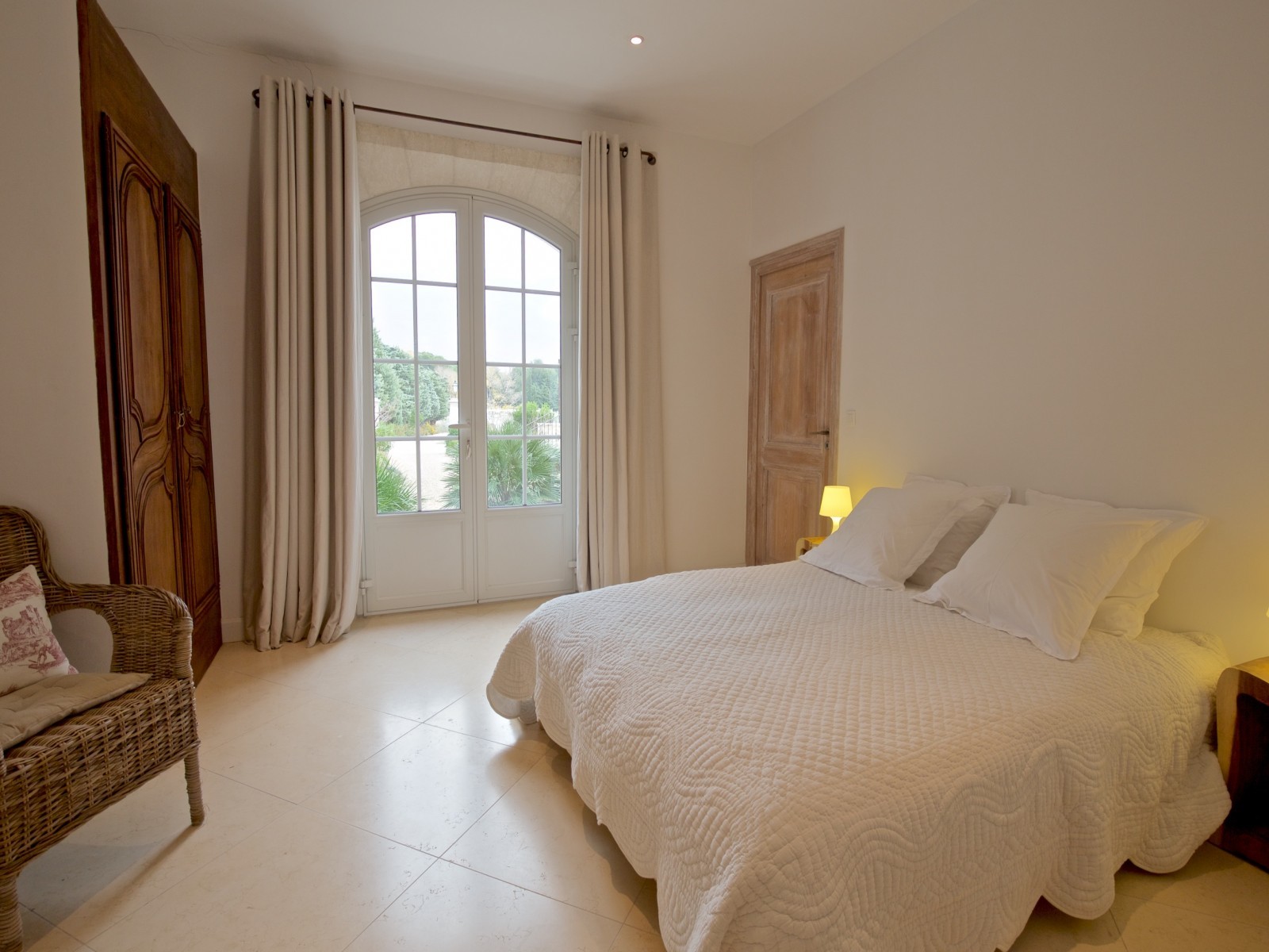 Saint Rémy De Provence Luxury Rental Villa Molduvite Bedroom 3