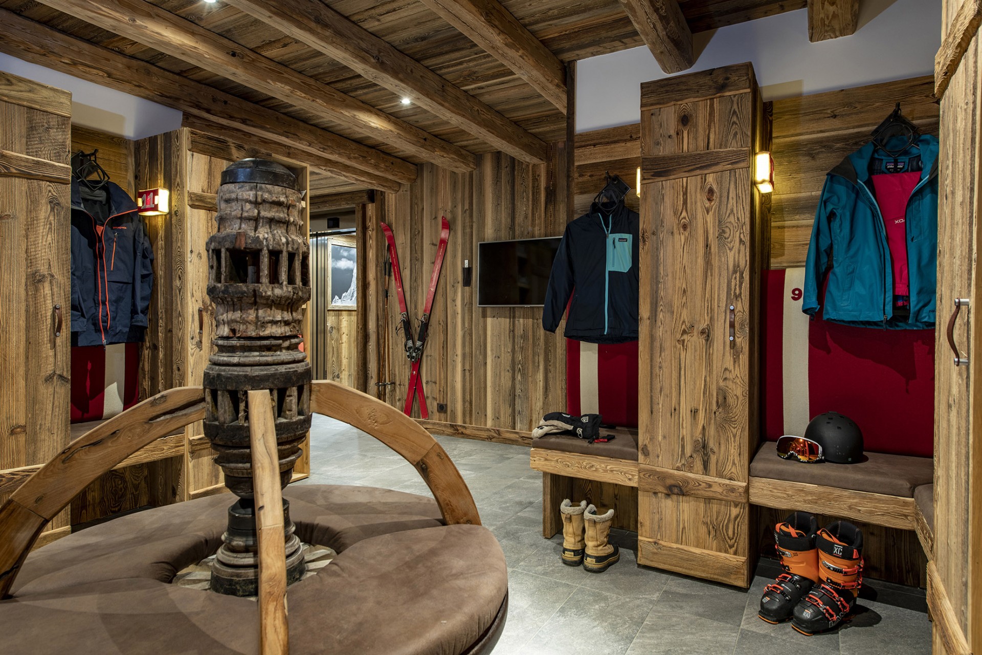 Val D’Isère Luxury Rental Chalet Umbate Ski Room