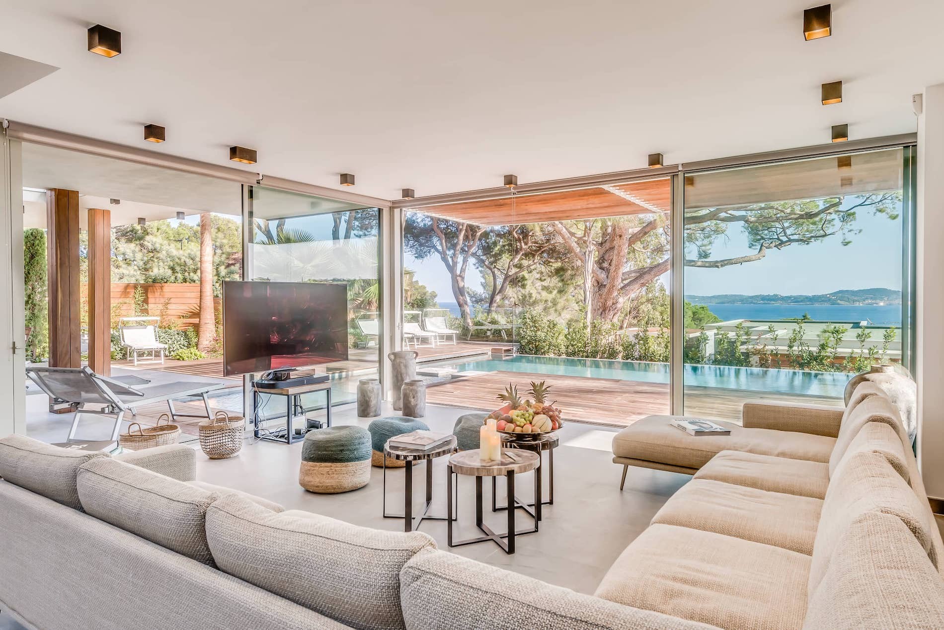 Saint Tropez Luxury Rental Villa Saxifrage Living Room 