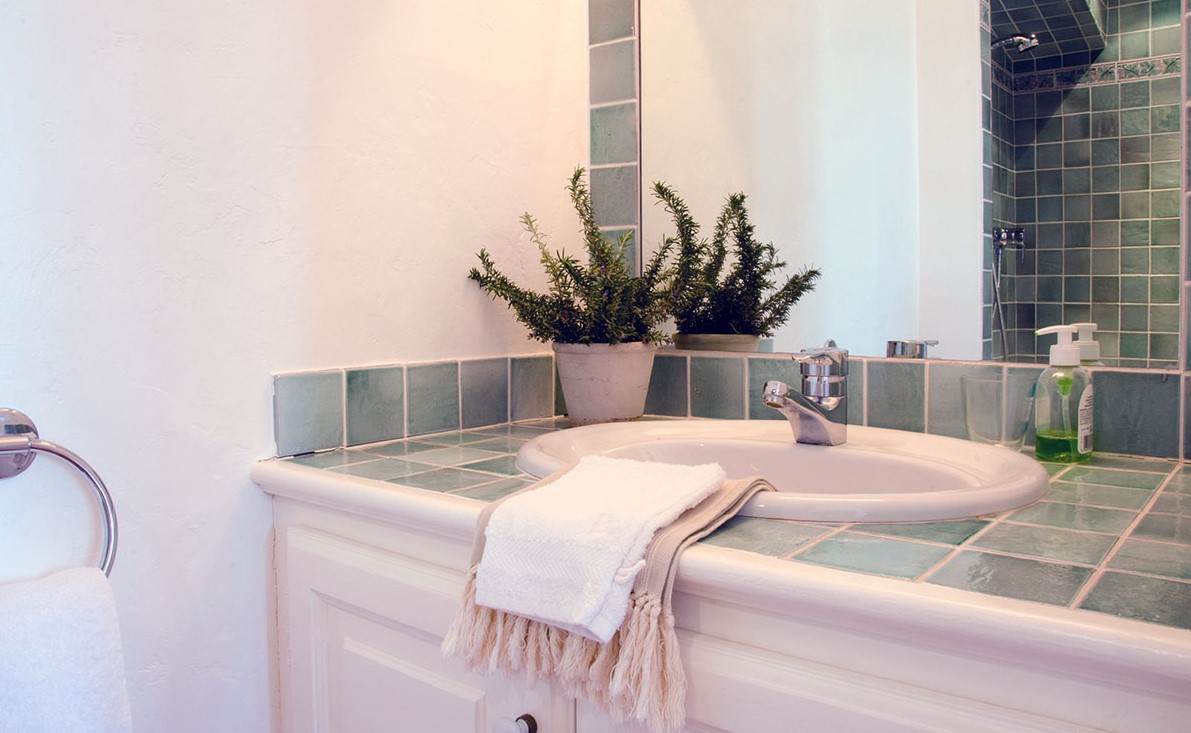 Saint Tropez Luxury Rental Villa Serpolat Bathroom 2