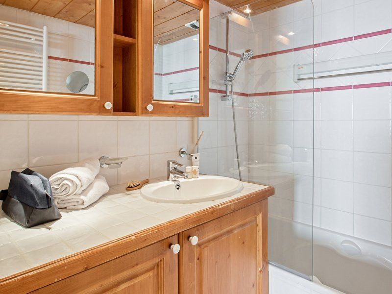 Tignes Location Appartement Dans Résidence Luxe Turquosite Salle De Bain 2