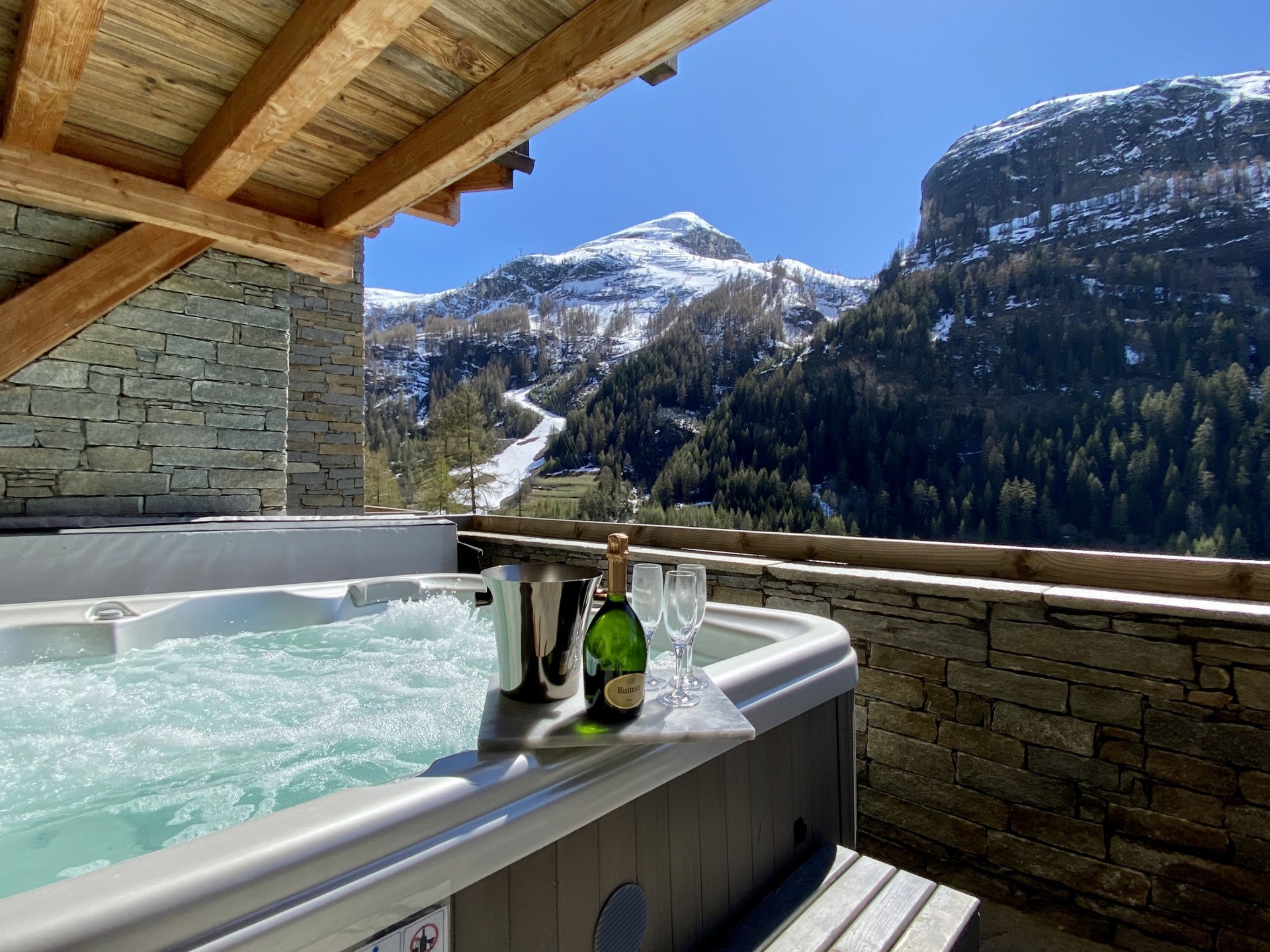 Tignes Location Chalet Luxe Tavanite Jacuzzi