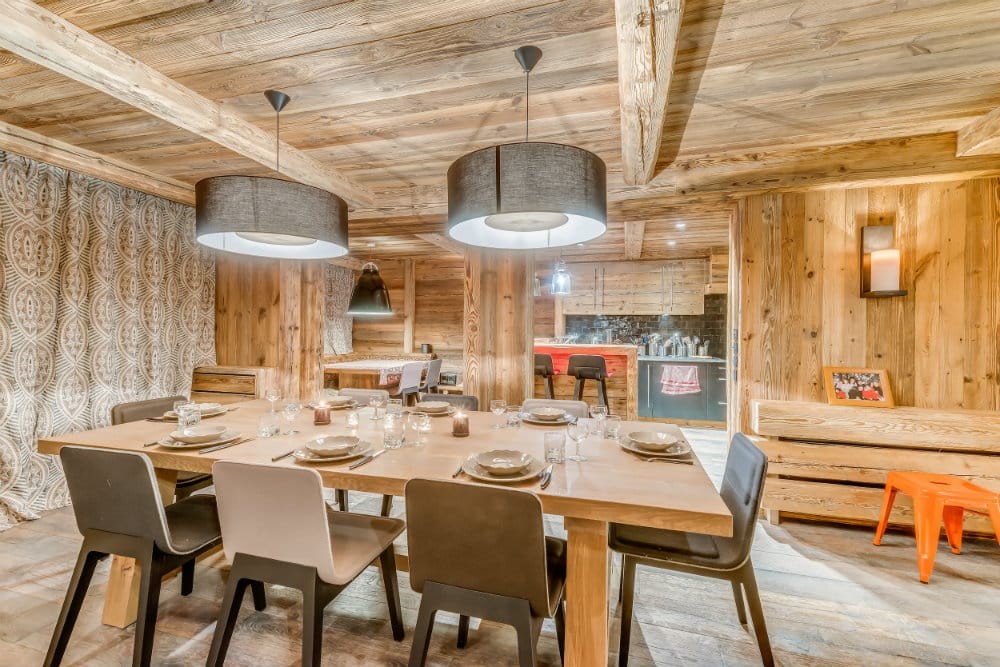 Val d'Isère Location Appartement Dans Résidence Luxe Solena Table à Manger